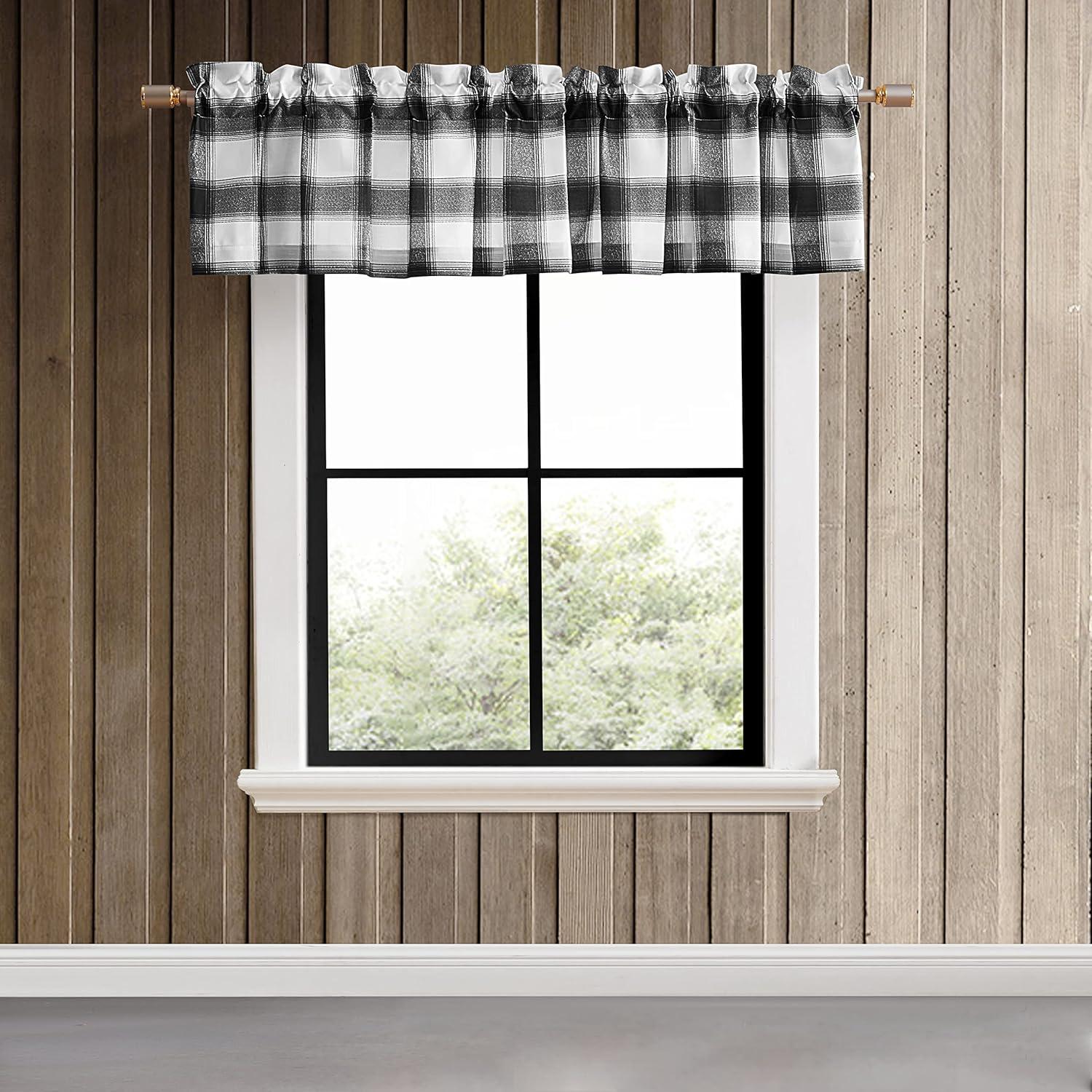 Eddie Bauer Eddie Bauer Canyon Plaid White Pole Top Window Valance