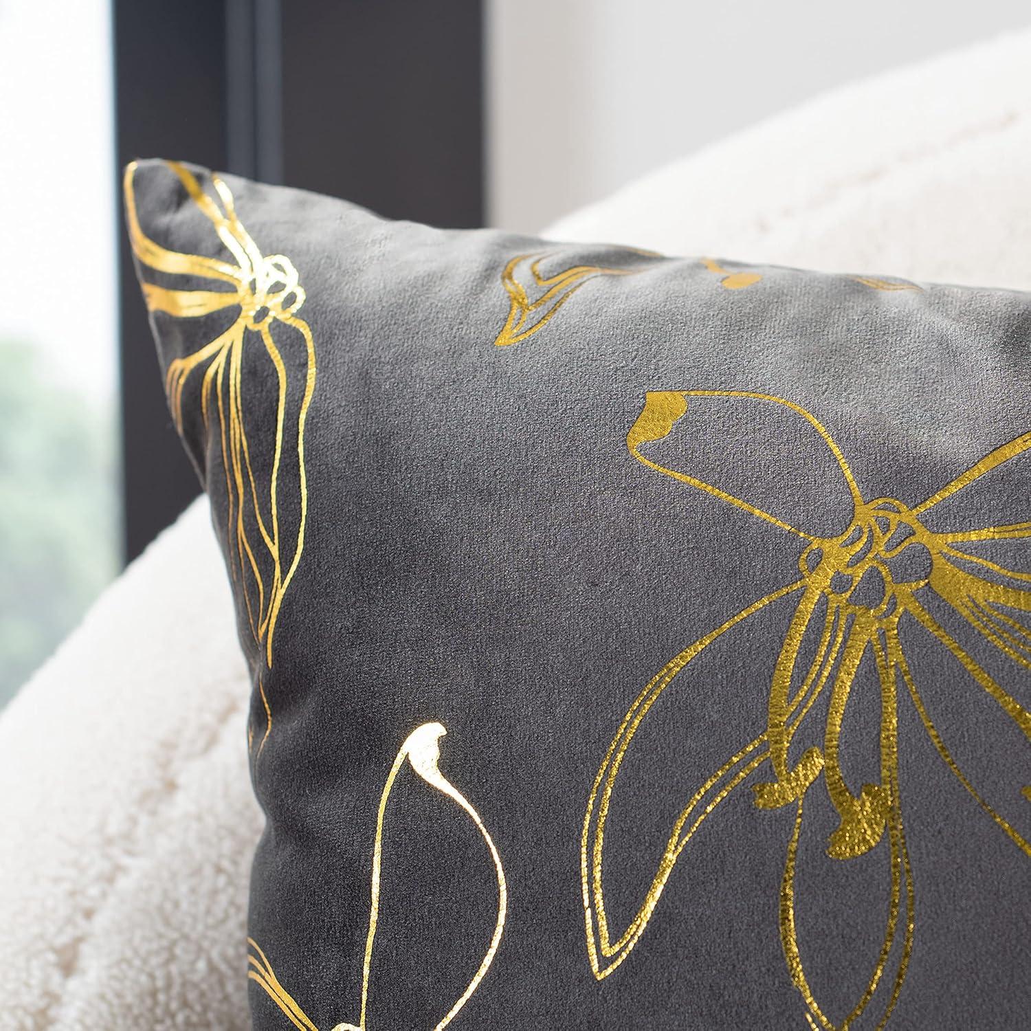 Yari Pillow - Royal Blue/Tan - 18"X18" - Safavieh