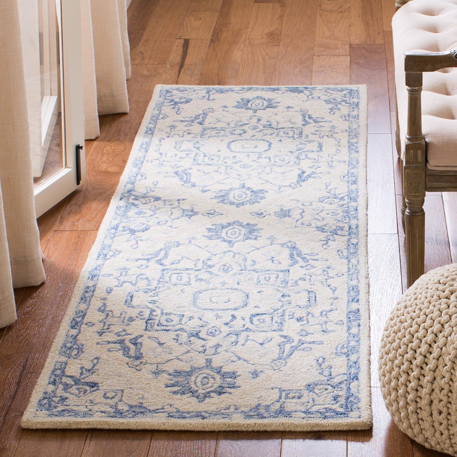 SAFAVIEH Micro-Loop Braylon Floral Area Rug, Ivory/Blue, 2'6" x 4'