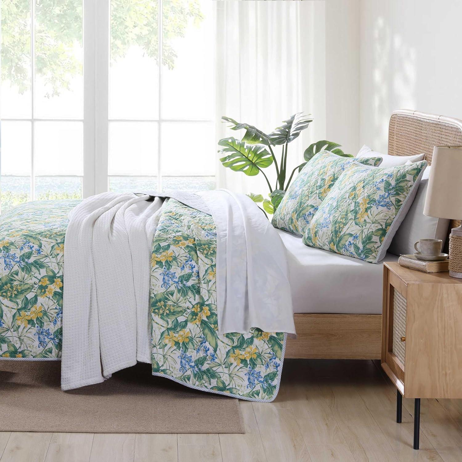 Tommy Bahama Paradise Point Cotton Reversible Green Quilt Set