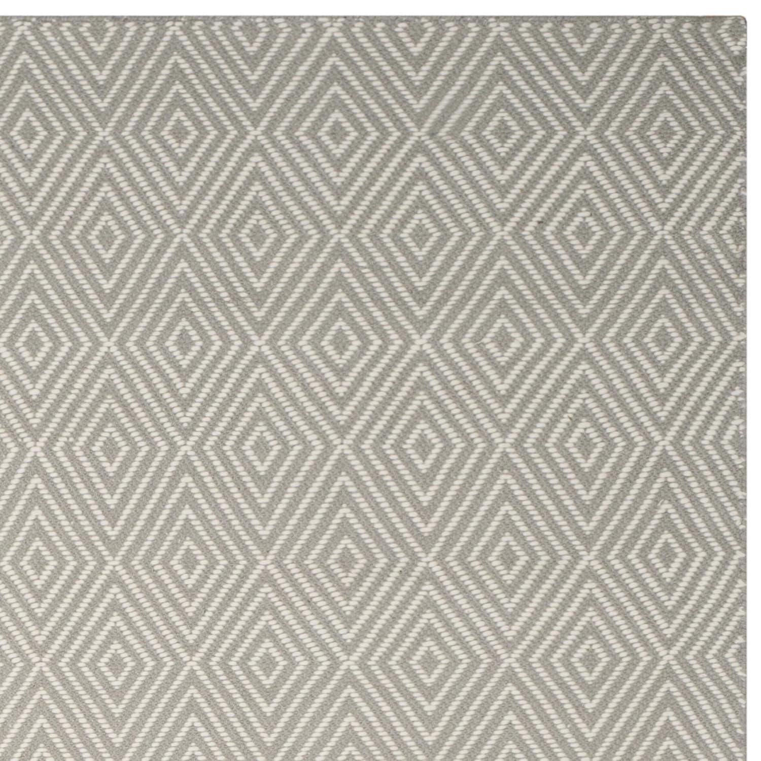 Wilton WIL715 Hand Hooked Indoor Area Rug - Light Grey/Ivory - 8'x10' - Safavieh