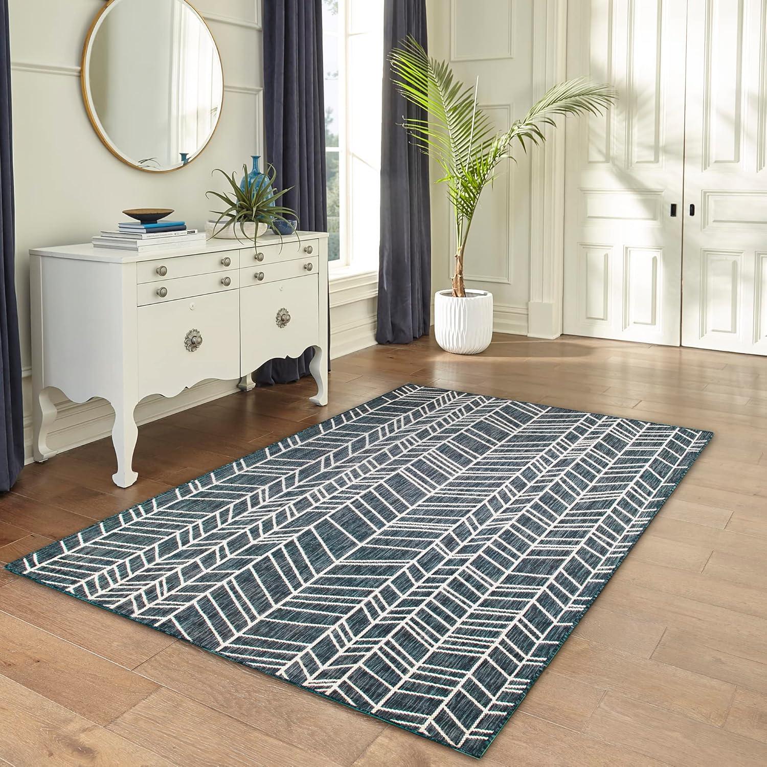 Navy Chevron Geometric Indoor/Outdoor Easy-Care Rug 3'3" x 4'11"