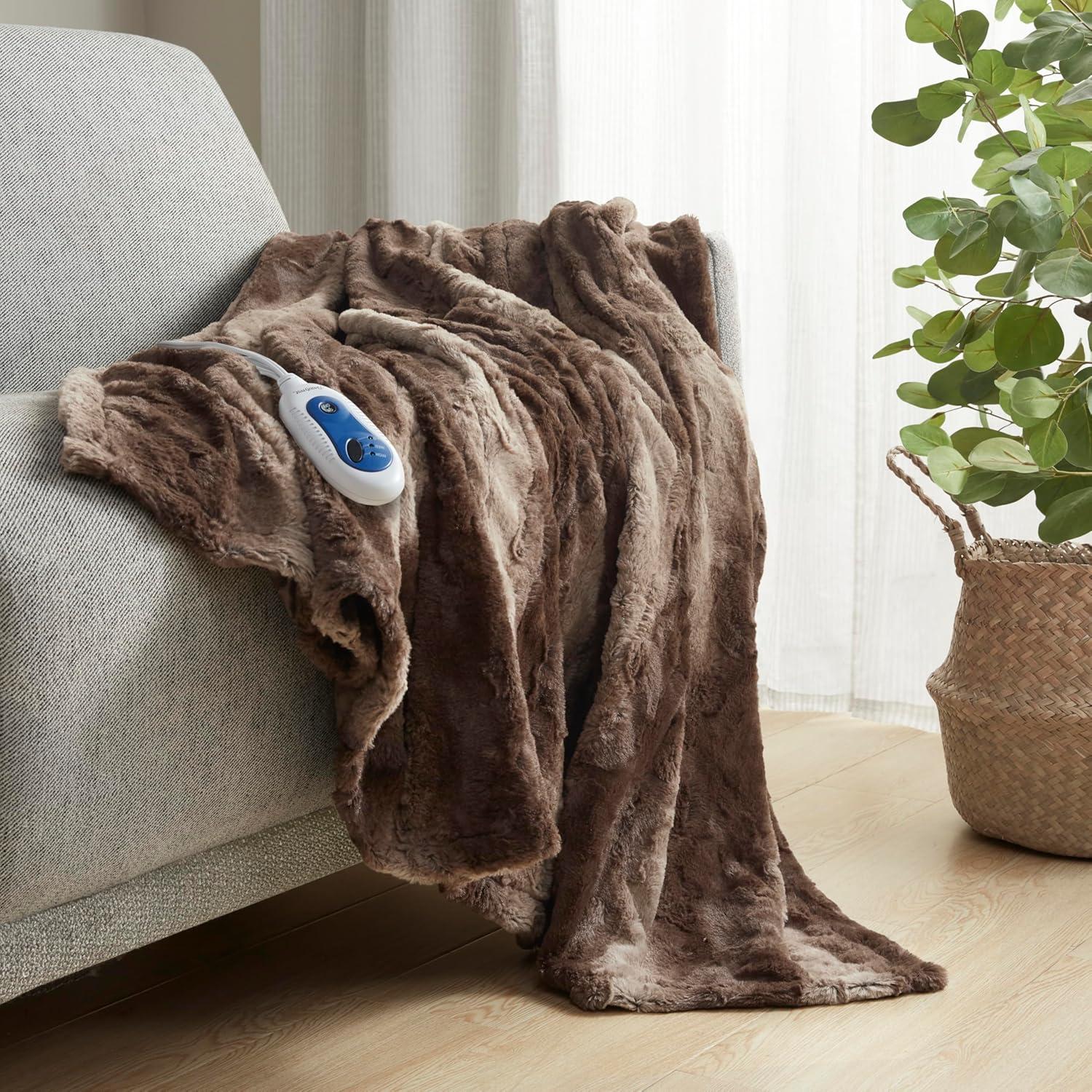 Beautyrest Zuri Reversible Faux Fur to Mink Electric Blanket, Auto Shut Off, Virtually Zero EMF, Multi Heat Setting, UL Certified, Machine Washable, Brown Throw 50x70