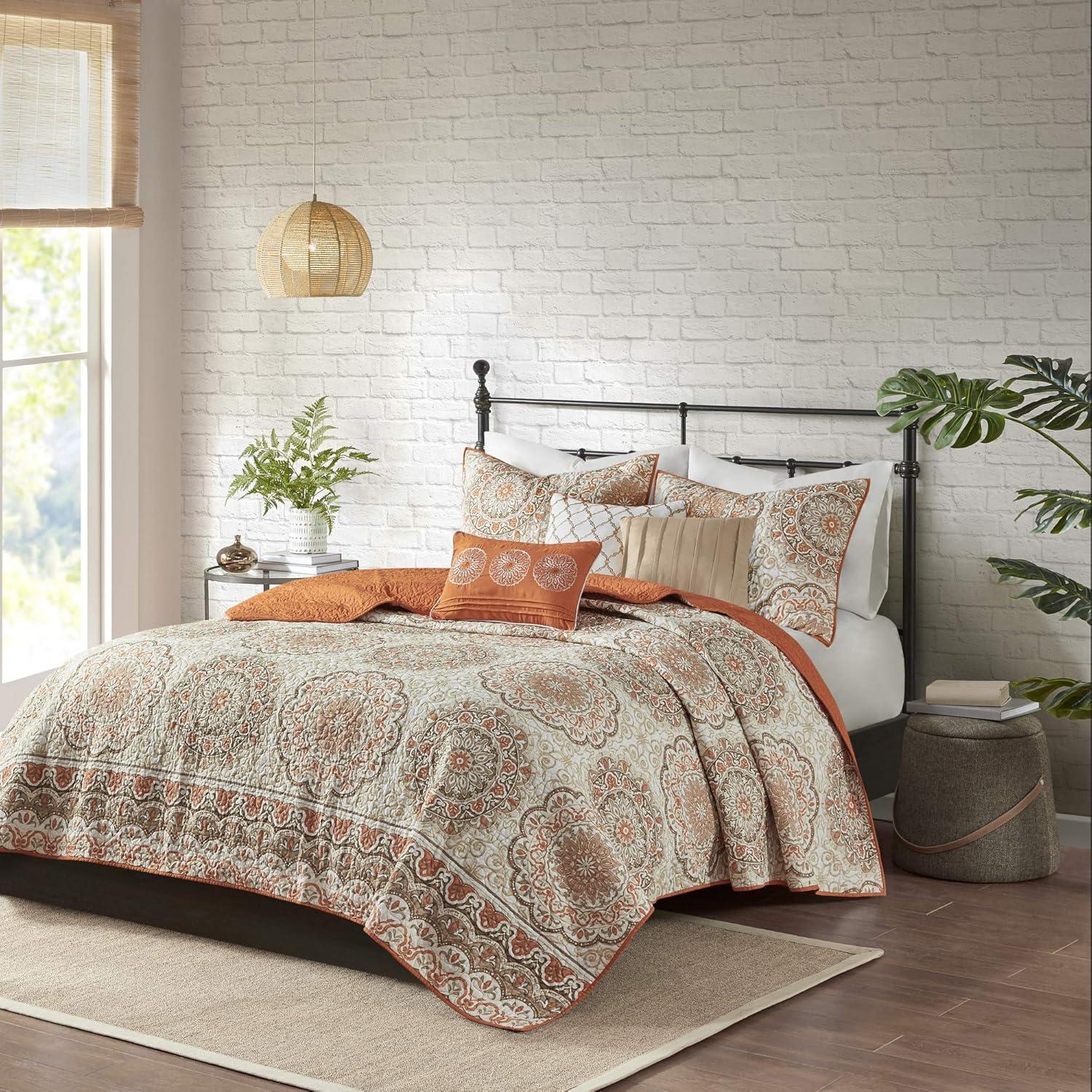 Madison Park 6 Piece Reversible Quilt Set with Throw Pillows