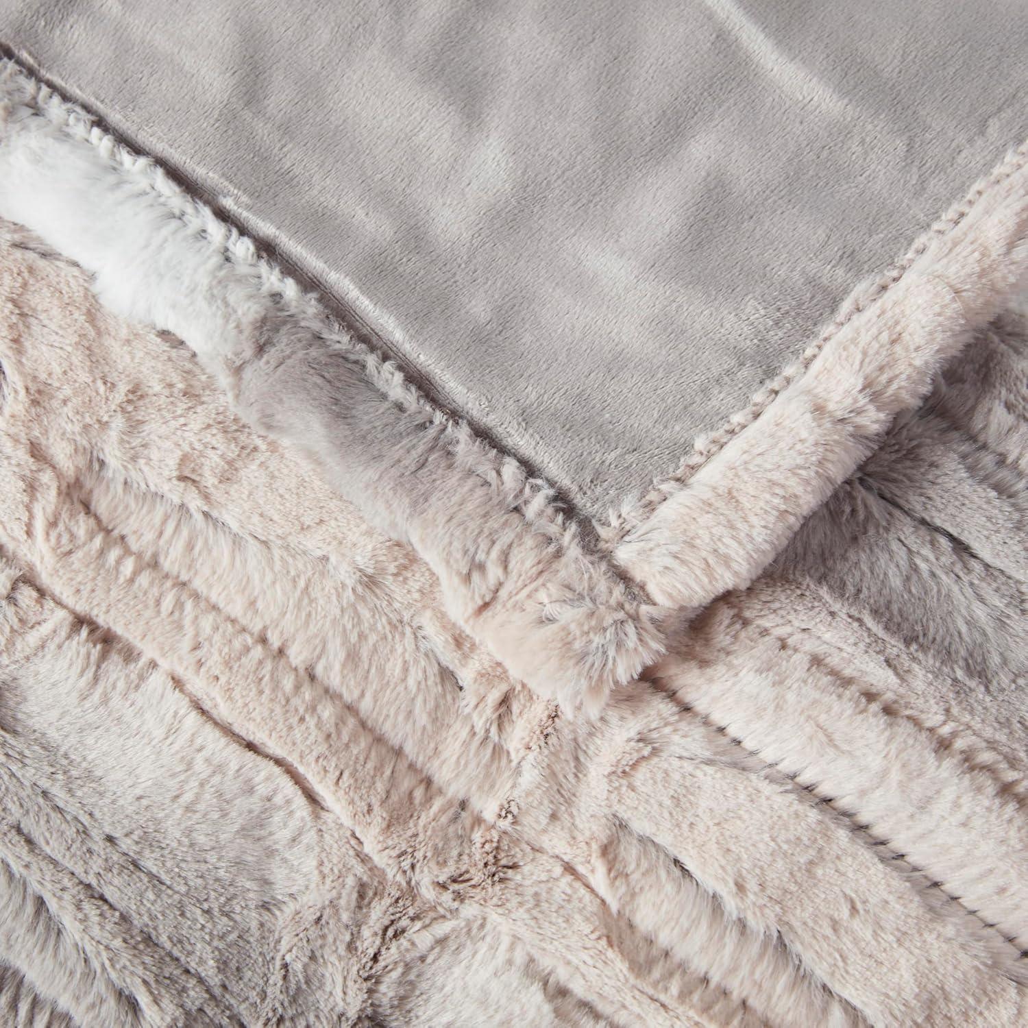 Beautyrest Beautyrest Zuri Oversized Heated Faux Fur Throw