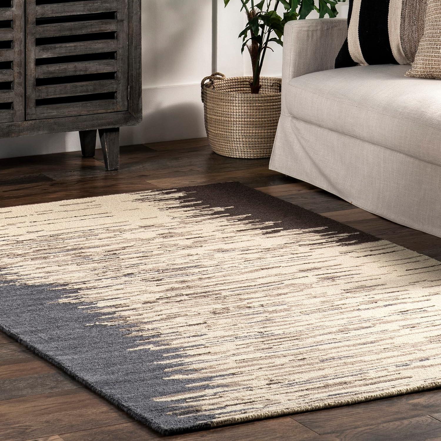 Gray and Beige Abstract Wool and Cotton Area Rug, 5x8