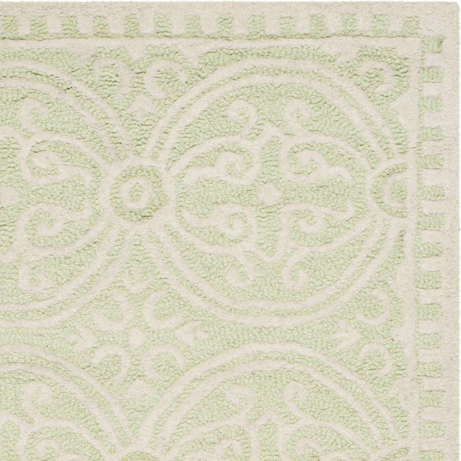 SAFAVIEH Cambridge Leslie Geometric Wool Area Rug, Light Green/Ivory, 4' x 6'