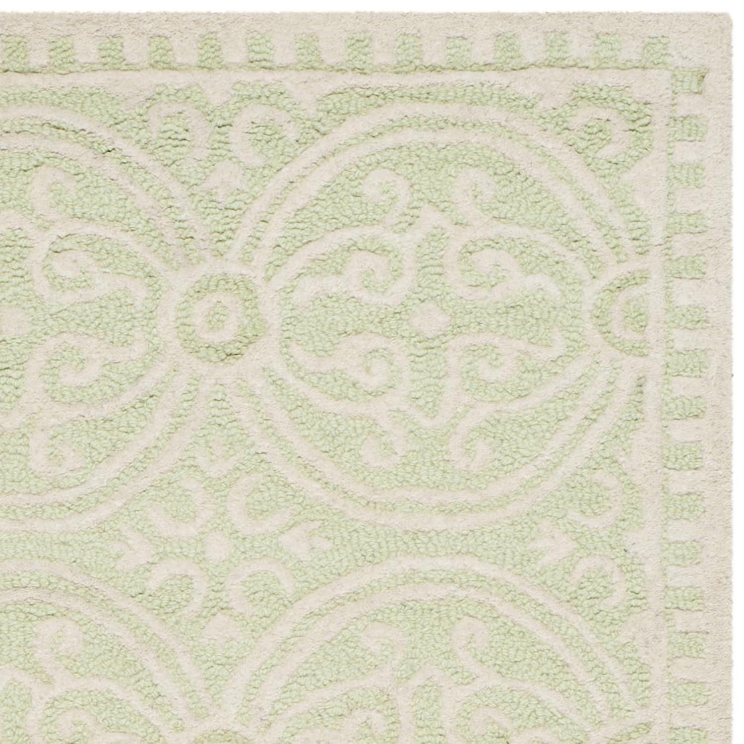 SAFAVIEH Cambridge Leslie Geometric Wool Area Rug, Light Green/Ivory, 4' x 6'