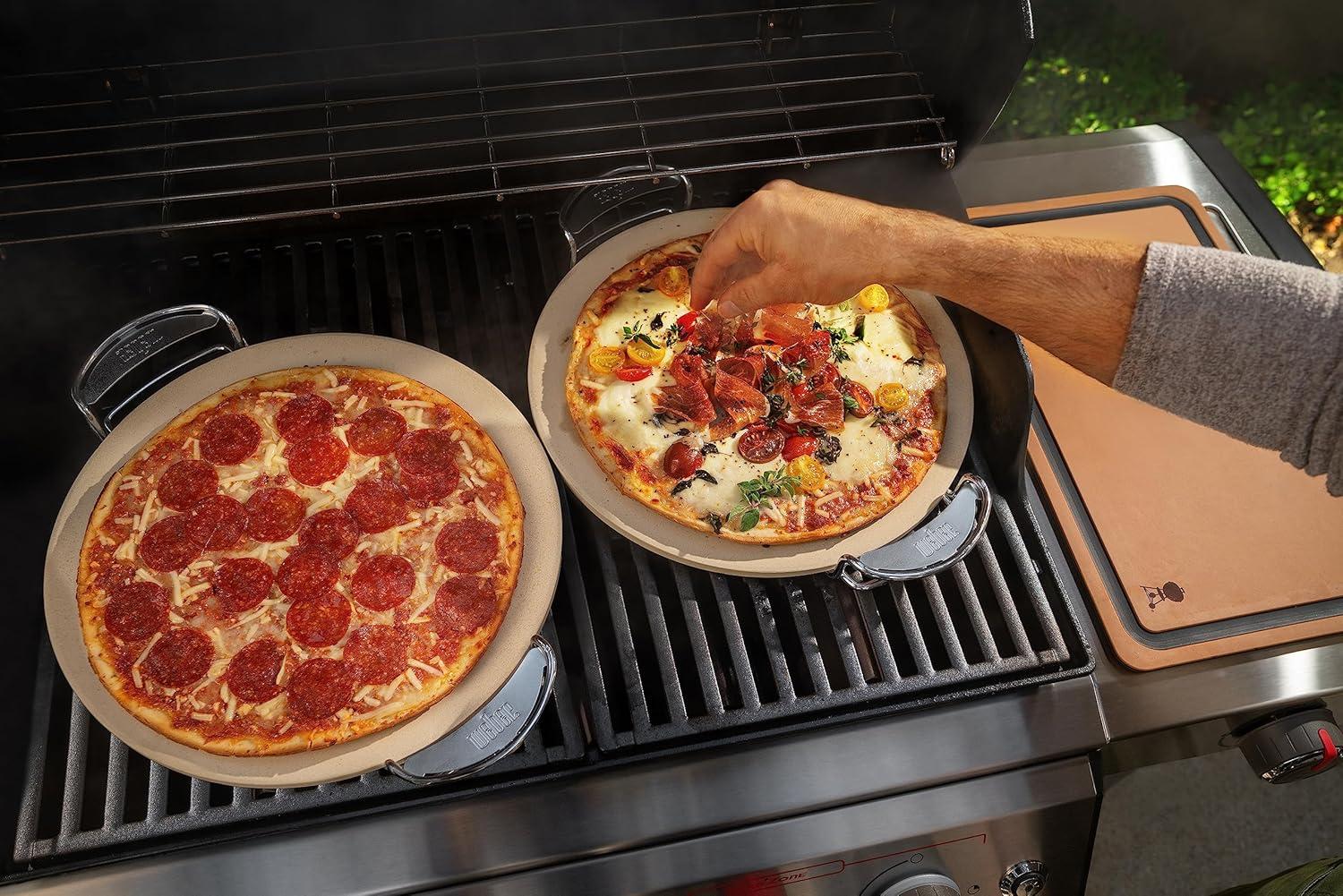 Beige Cordierite Pizza Stone with Metal Carry Rack