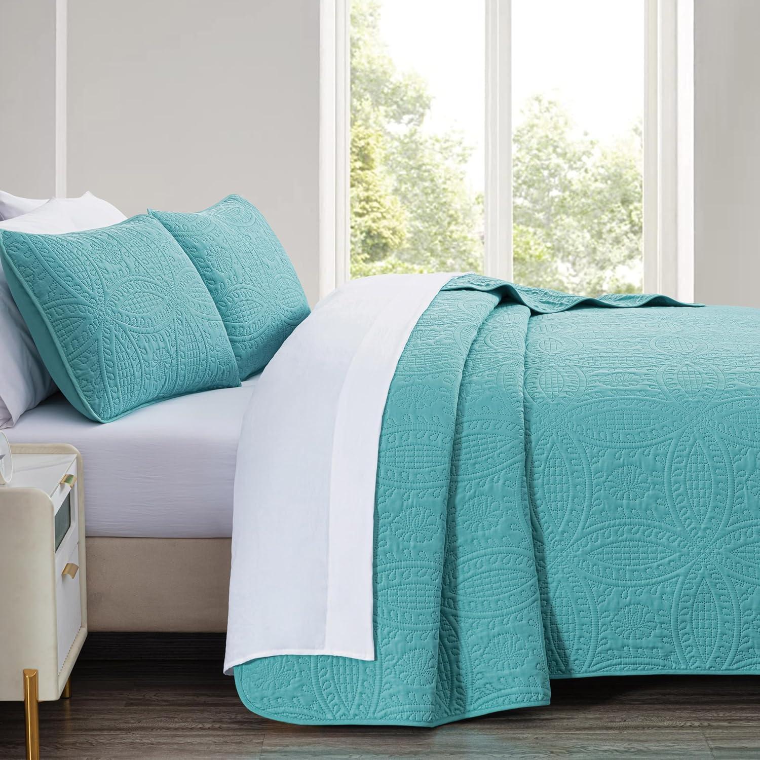 Austin Standard Geometric Shapes Coverlet Set