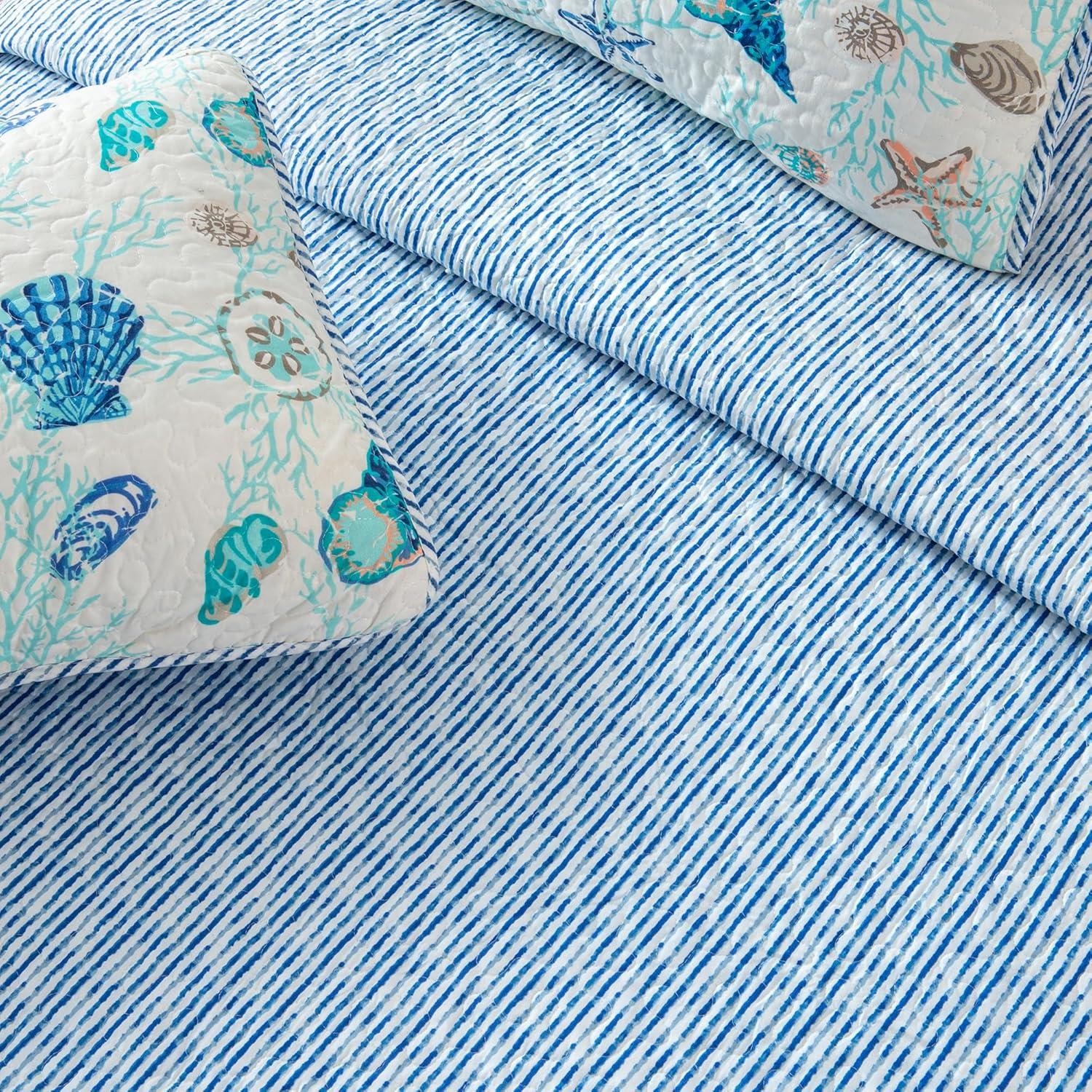 Great Bay Home Coastal Beach Reversible Quilt Set With Shams