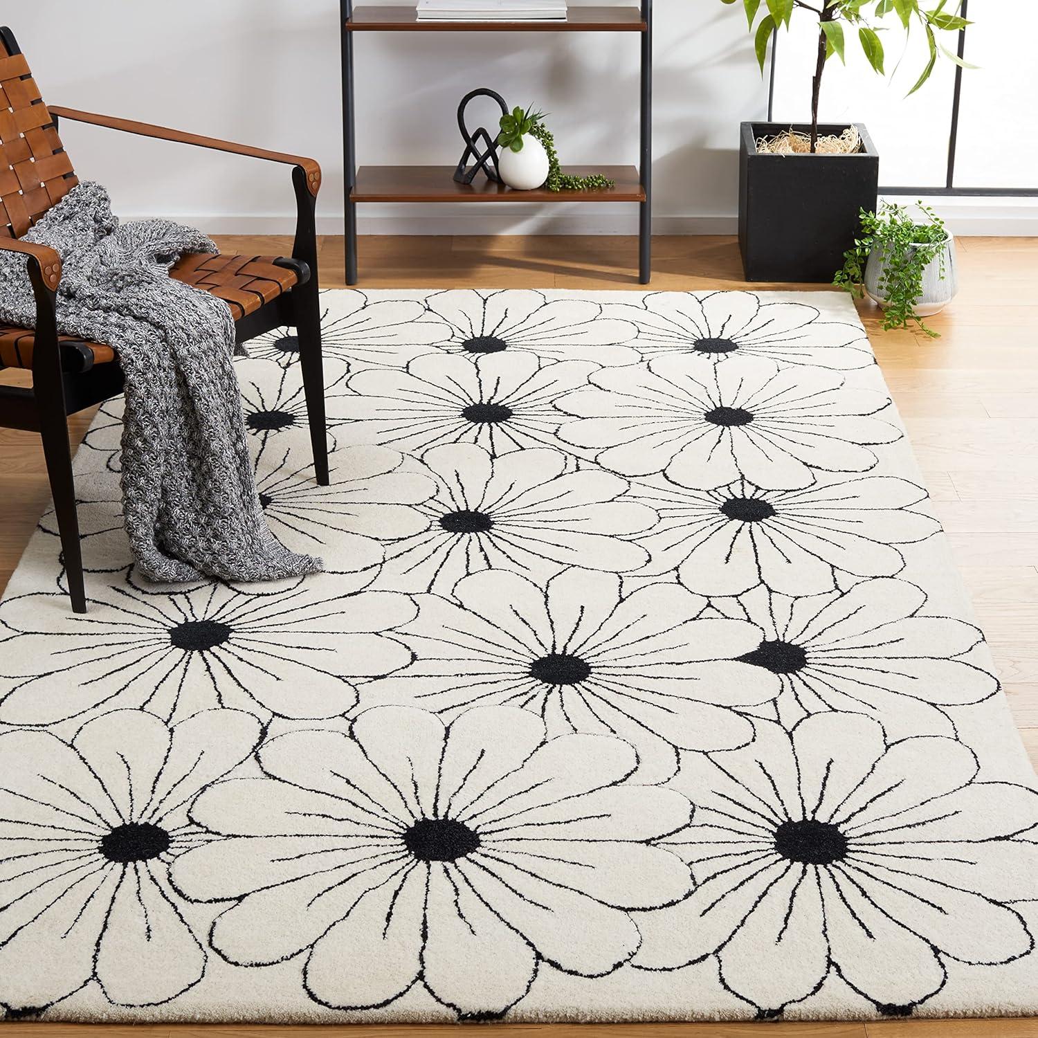 SAFAVIEH Soho Megan Floral Wool Area Rug, Ivory/Black, 5' x 8'