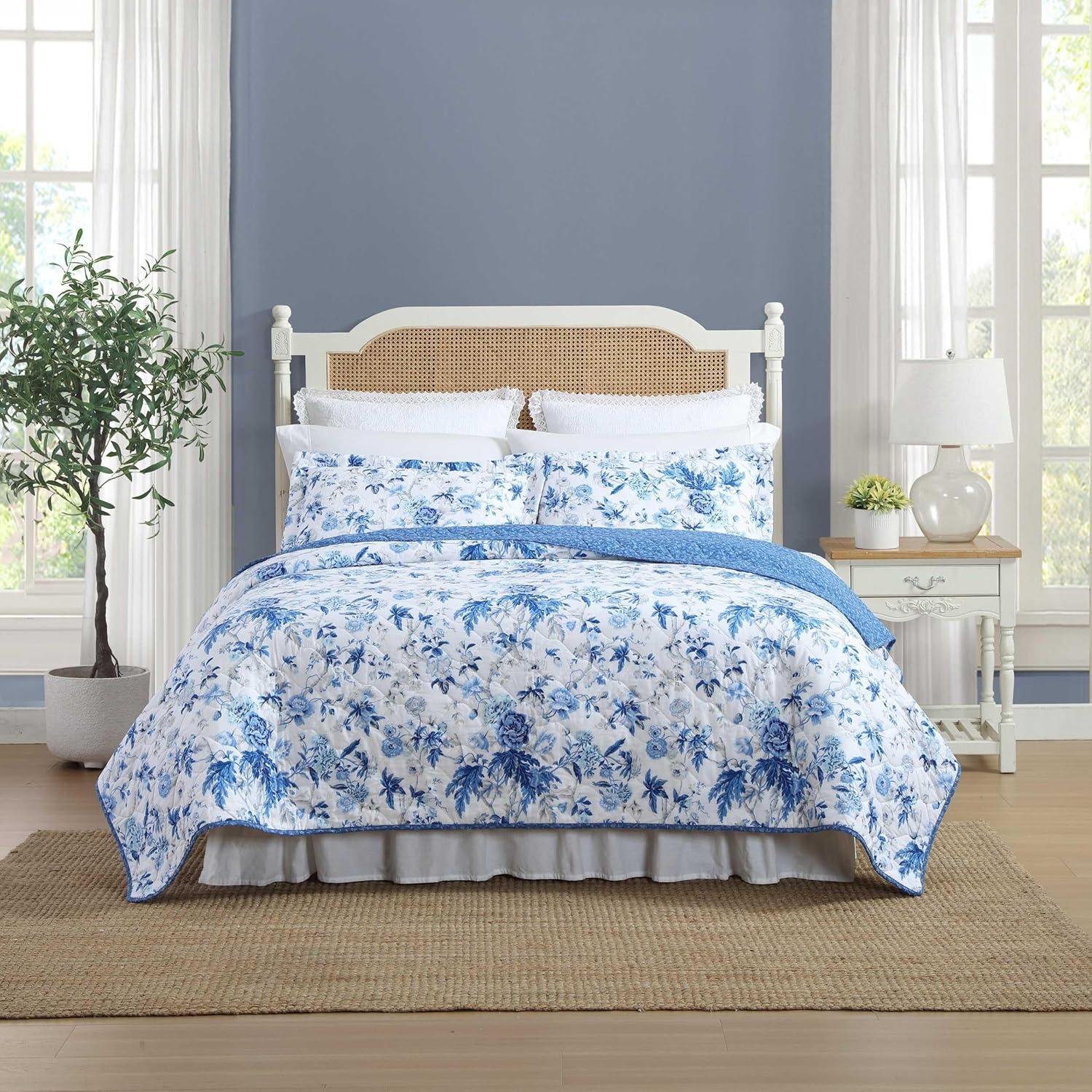 Full Blue Cotton Reversible Floral Quilt Set