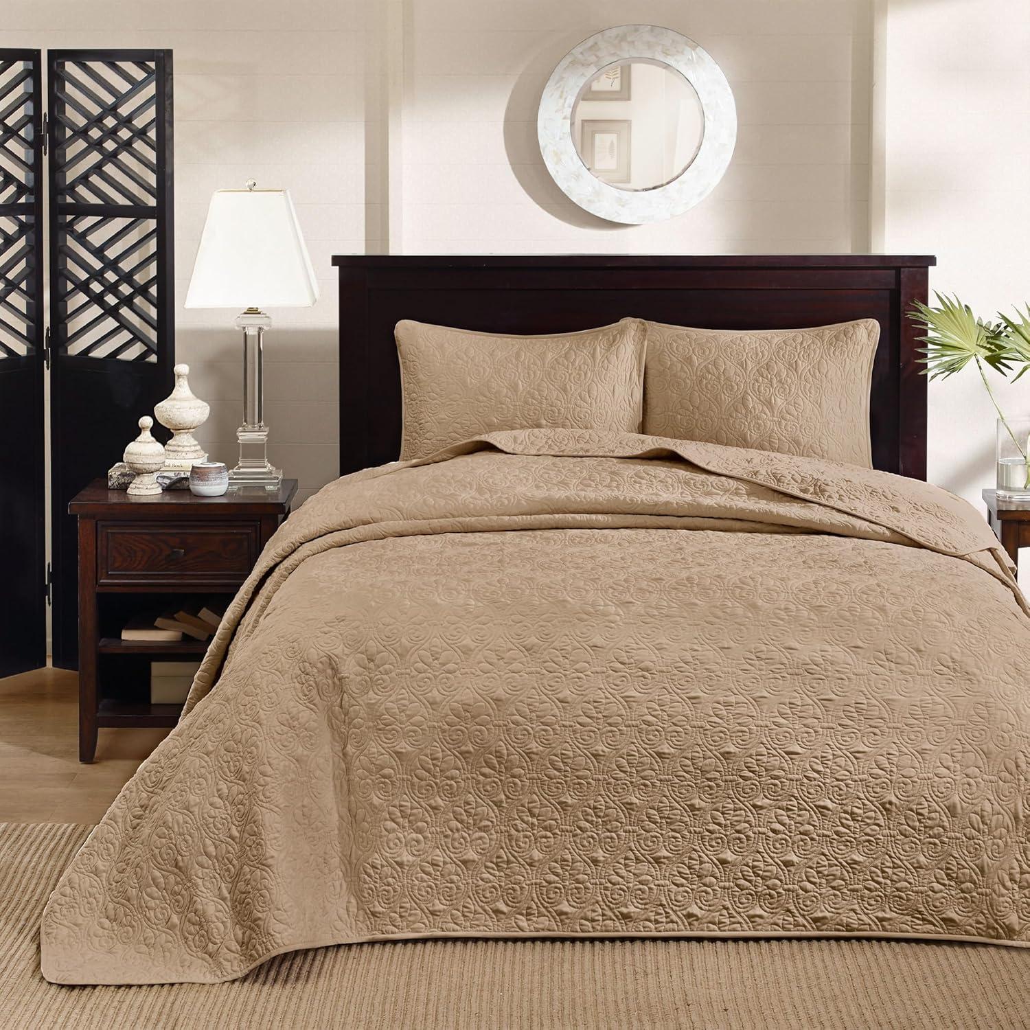 Quebec Reversible Coverlet Set