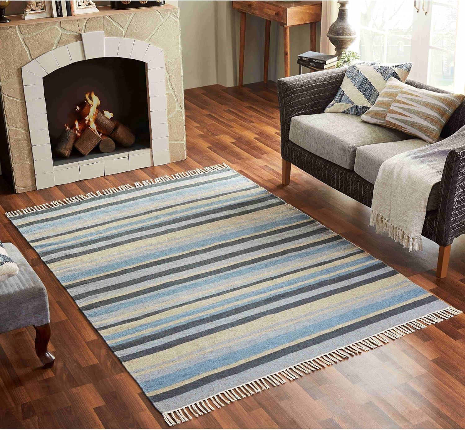 Chesapeake Lori Collection Denim Hand Woven Area Rug ( 5'x7')