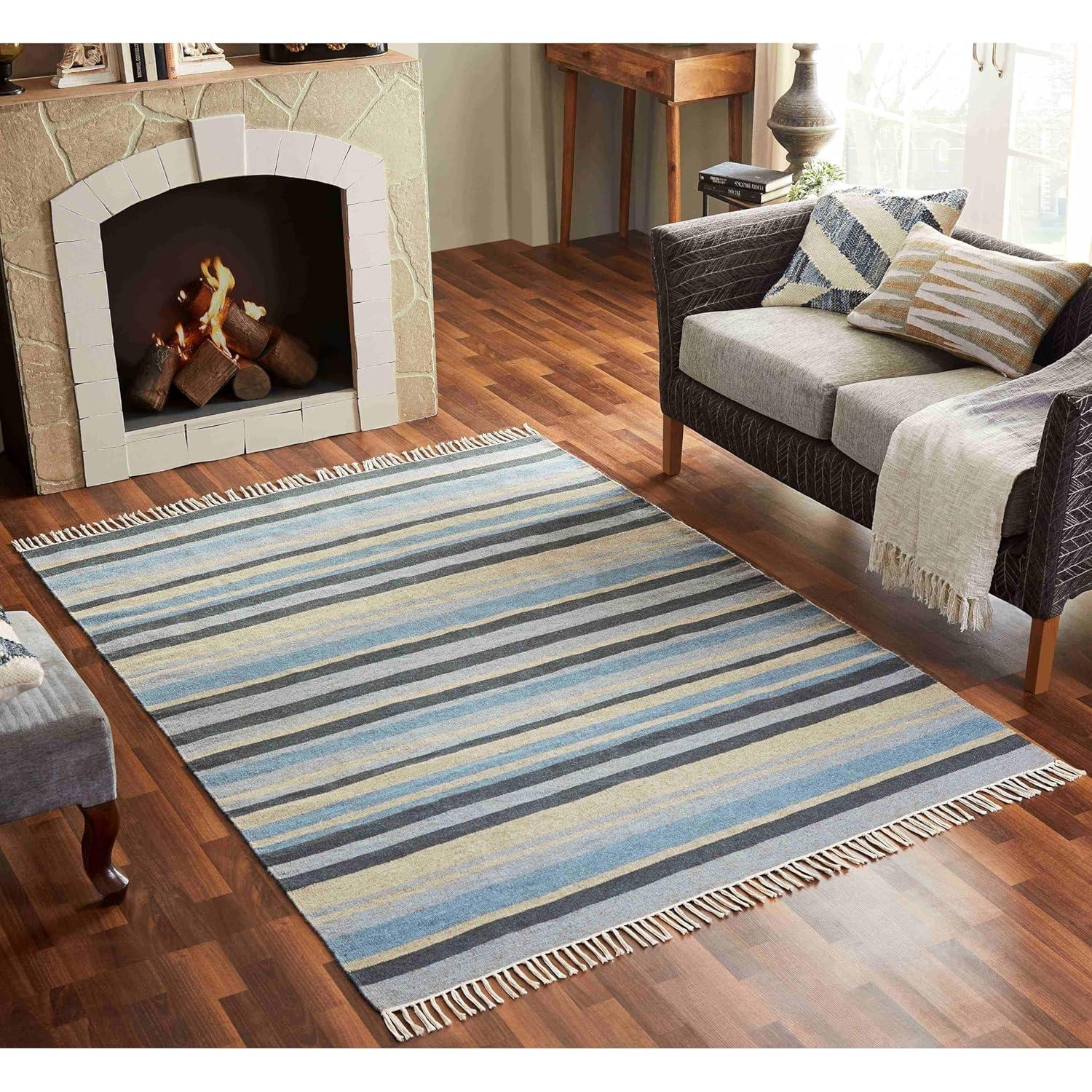 Chesapeake Lori Collection Denim Hand Woven Area Rug ( 5'x7')