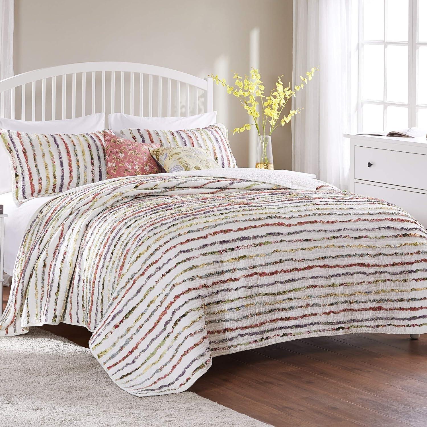 Dansereau Cotton Reversible Quilt Set