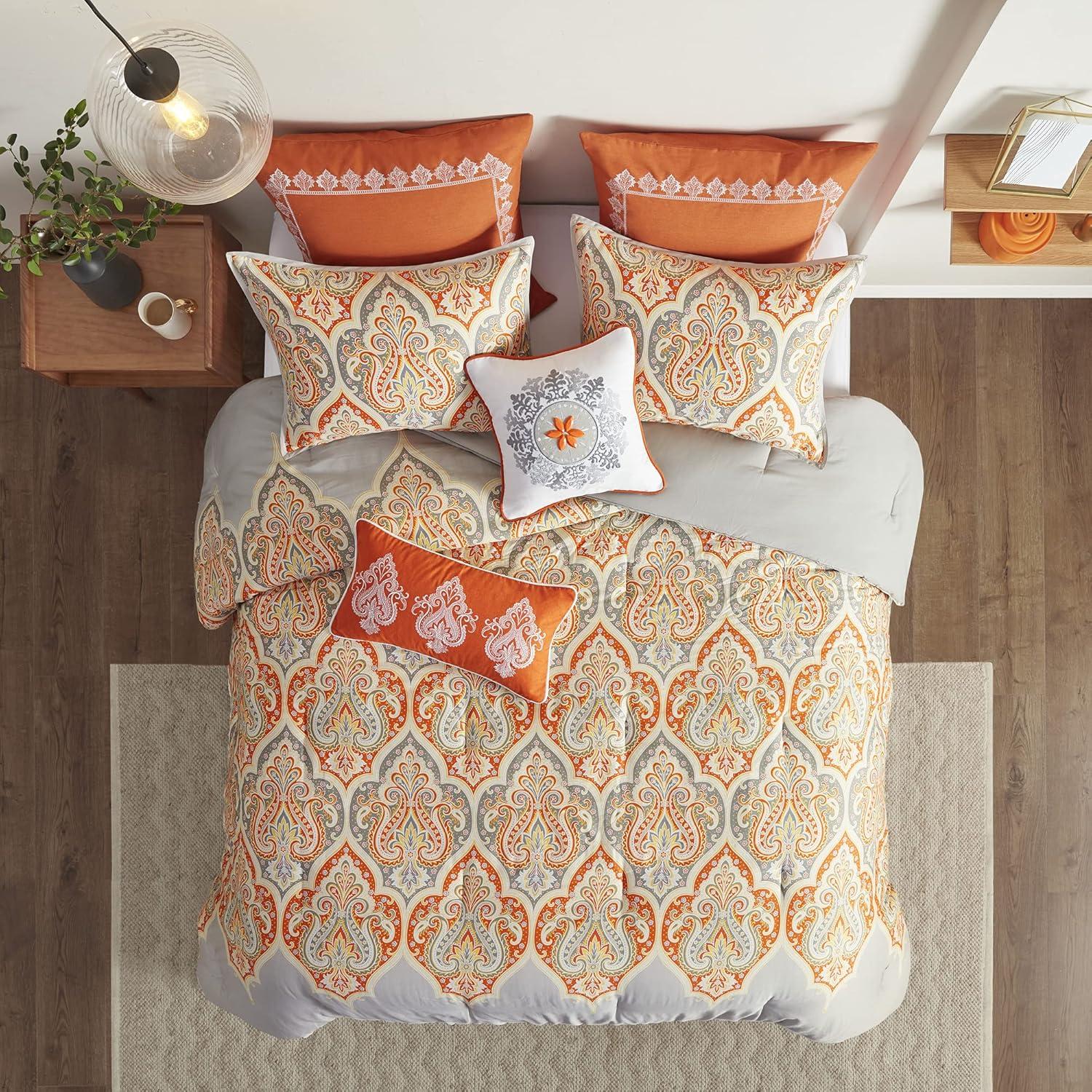 Nisha Comforter Set