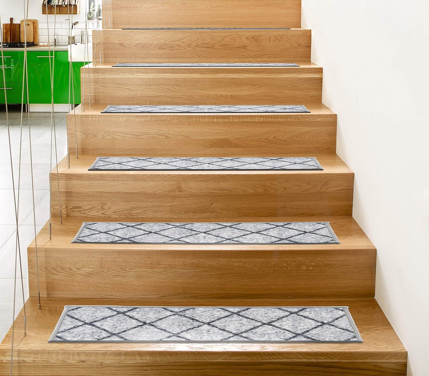 Cream and Light Gray Trellis Non-Slip Stair Treads Set