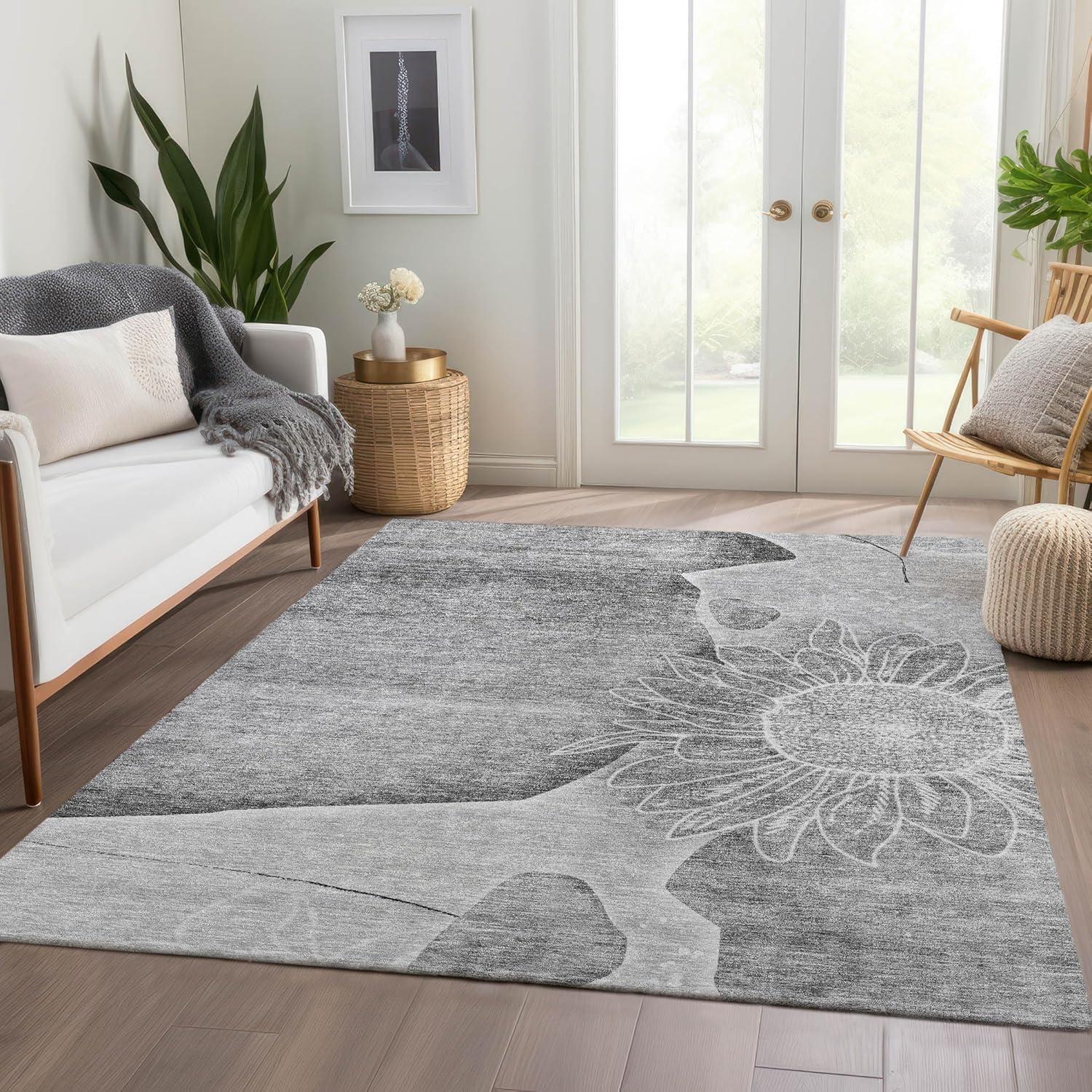 Gray Floral Synthetic Indoor/Outdoor Washable Rug 5' x 7'