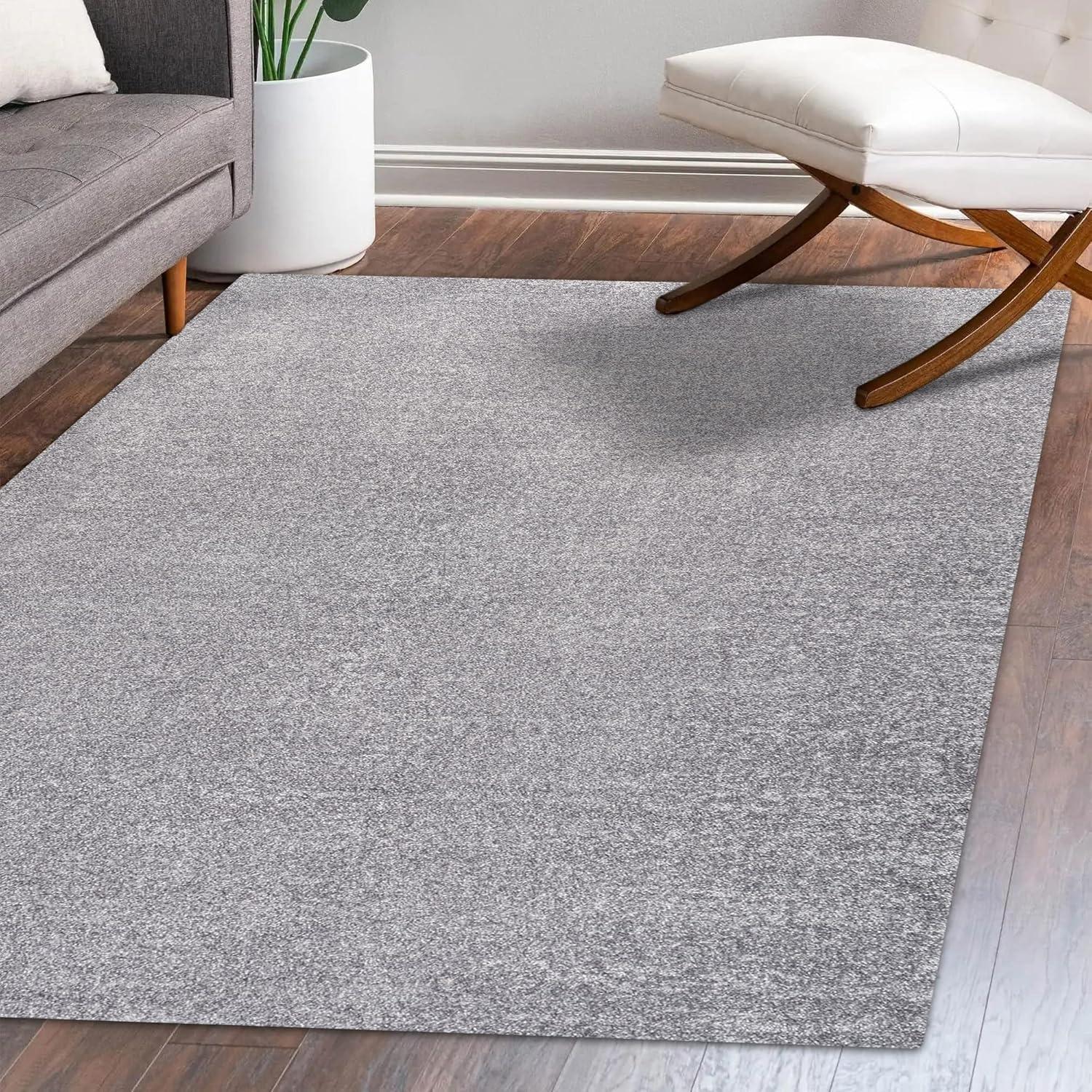 Gray Synthetic 4' x 6' Solid Low-Pile Indoor Area Rug