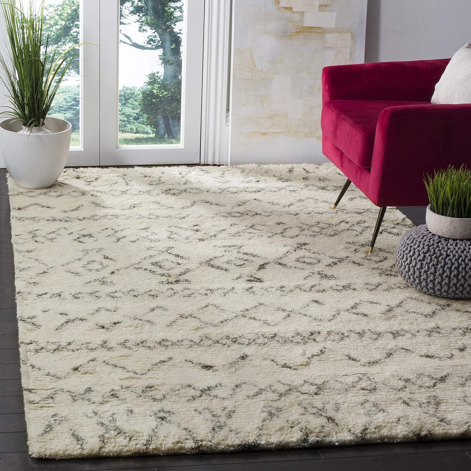 Ivory Elegance 4' x 6' Hand-Tufted Wool Shag Rug