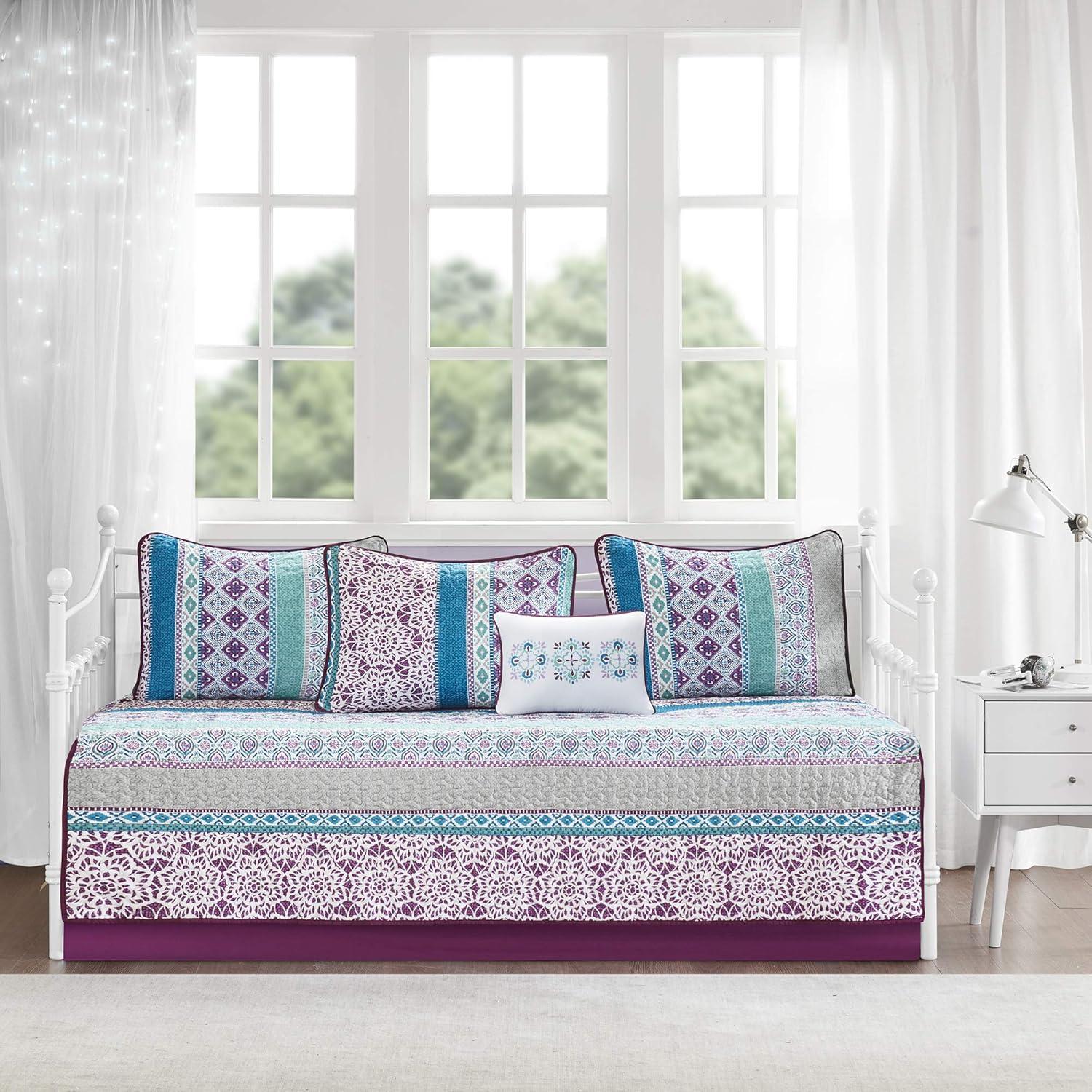 Intelligent Design Joni 6 Piece Boho Reversible Daybed Set