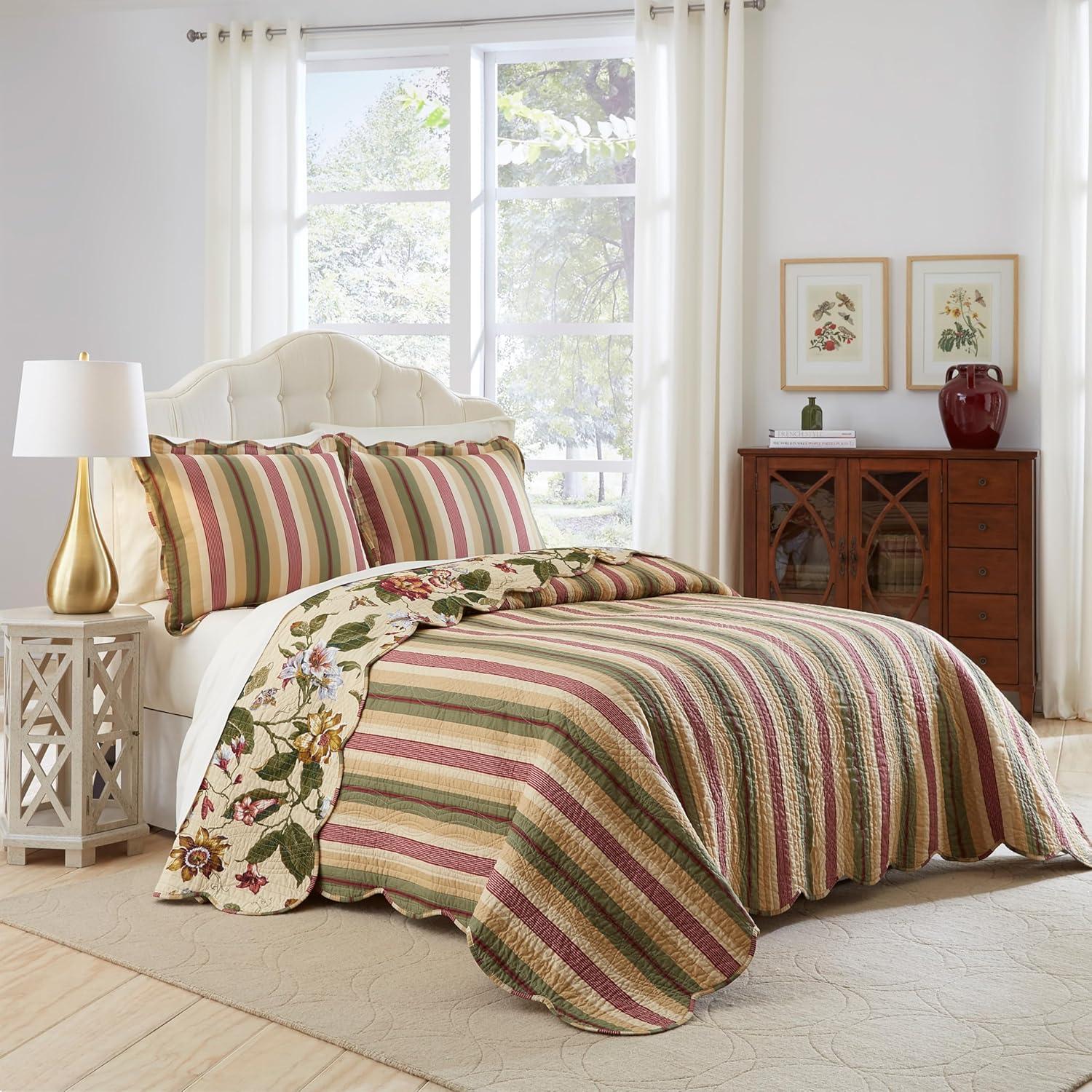 King Red Cotton Reversible Floral Bedspread Set