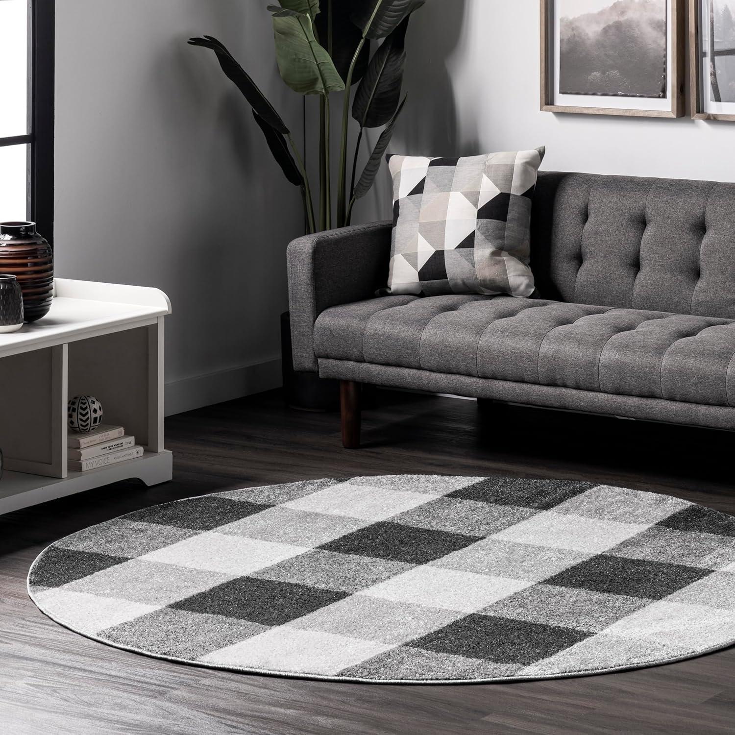 Cozy Farmhouse 6' Round Grey Buffalo Plaid Synthetic Rug