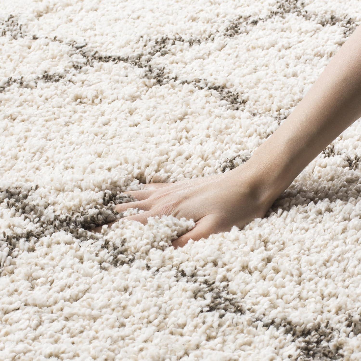 Hudson Shag SGH282 Power Loomed Indoor Area Rug - Ivory/Grey - 8'x10' - Safavieh