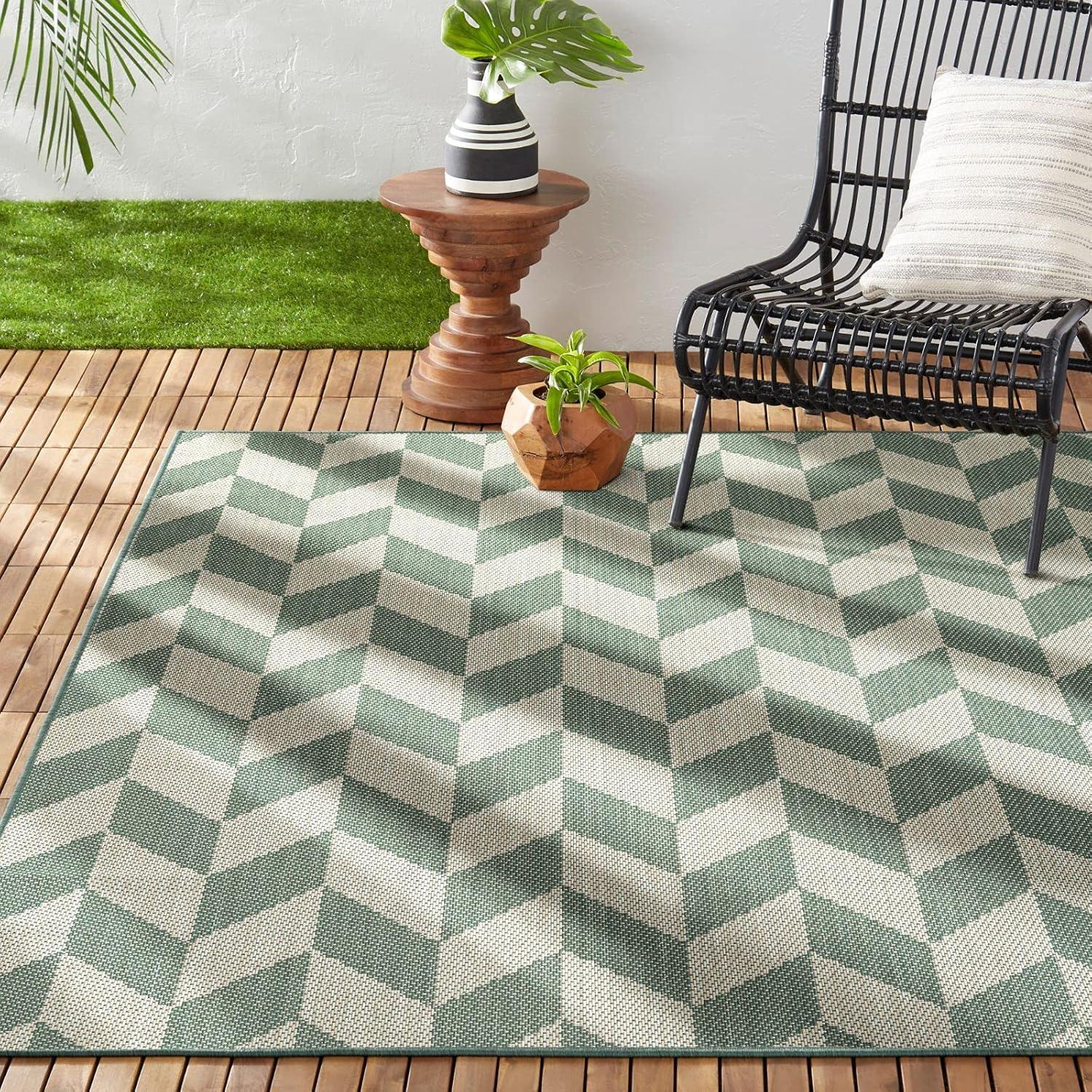 NICOLE MILLER NEW YORK Patio Country Calla Herringbone Indoor/Outdoor Area Rug, Beige/Green