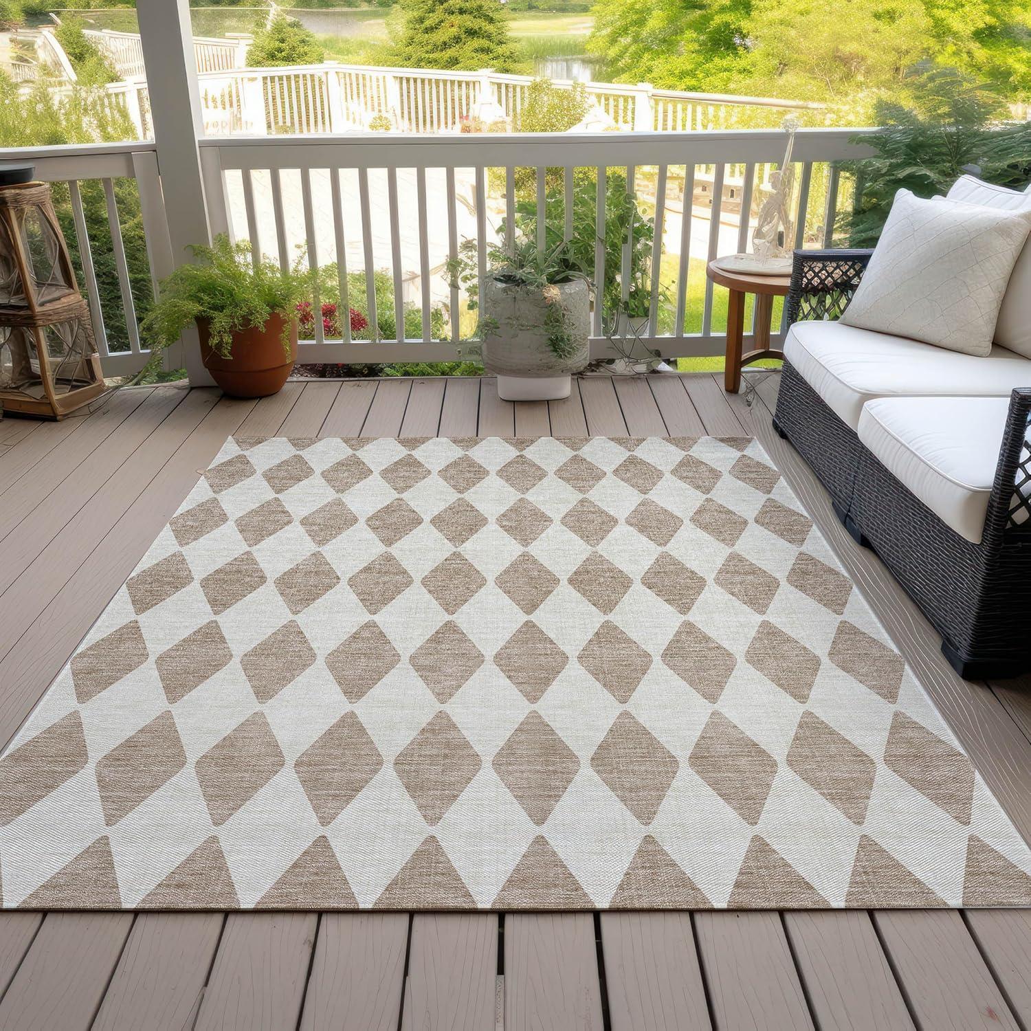 Taupe Diamond Pattern Synthetic 9' x 12' Reversible Area Rug