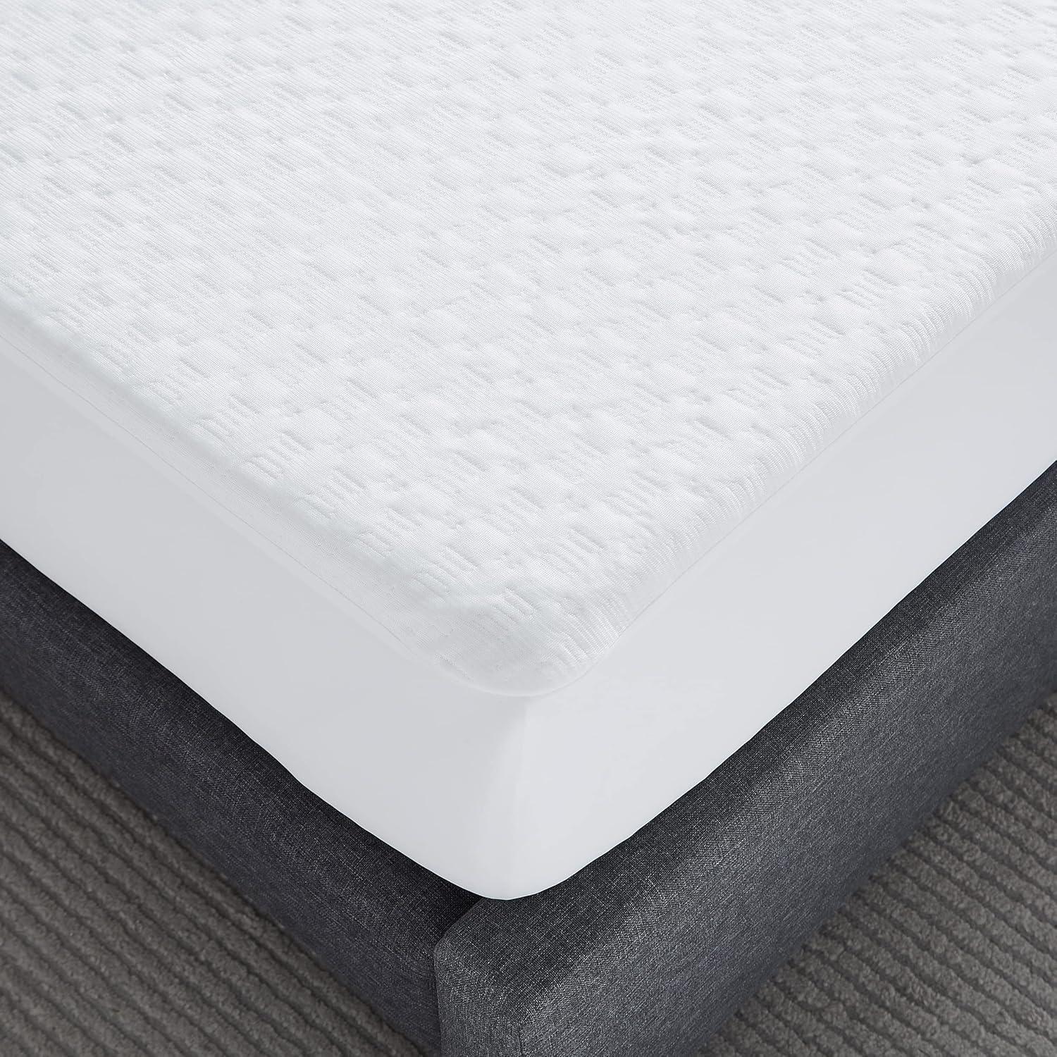 Stearns and Foster Cooling Hypoallergenic and Waterproof Fitted Mattress Protector