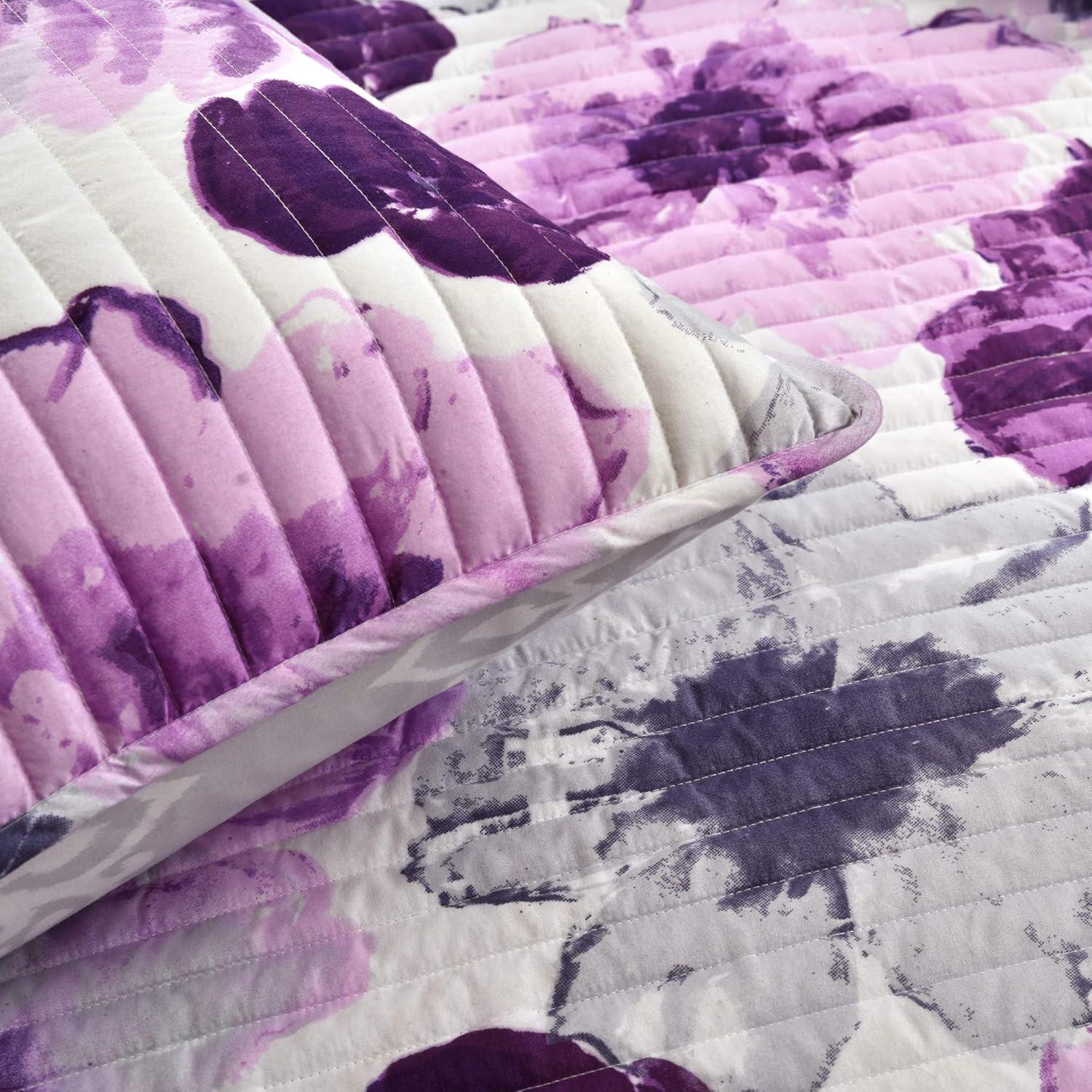 Leah Reversible Quilt Set