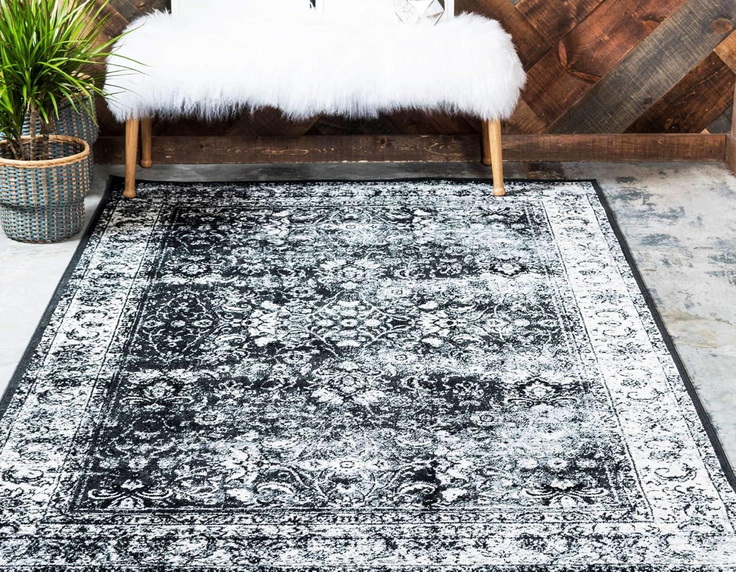 Bosphorus Light Gray Distressed 2'x3' Synthetic Accent Rug