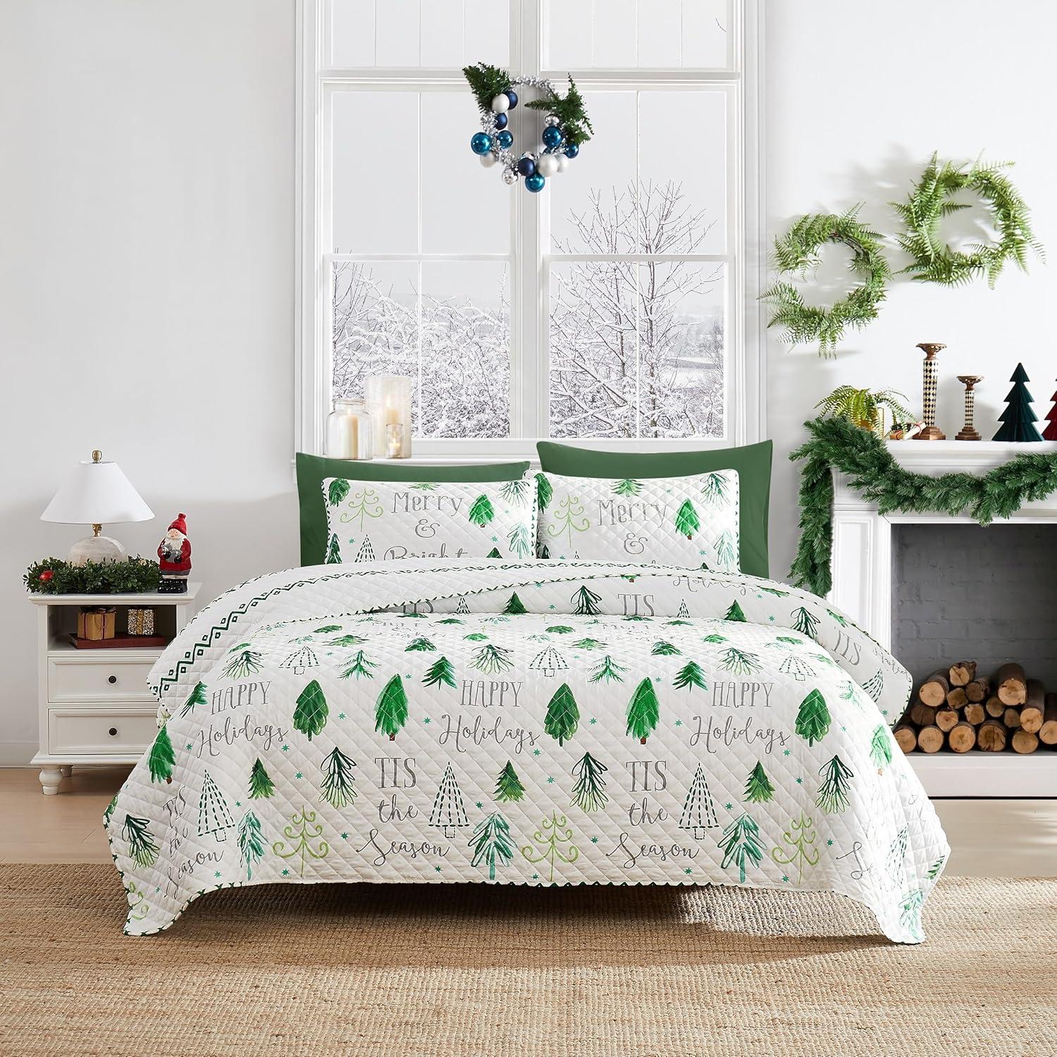 Avanti Linens - Quilt Set, Super Soft Bedding with Matching Shams, Holiday Room Decor (Christmas Tree Collection, Full/Queen)
