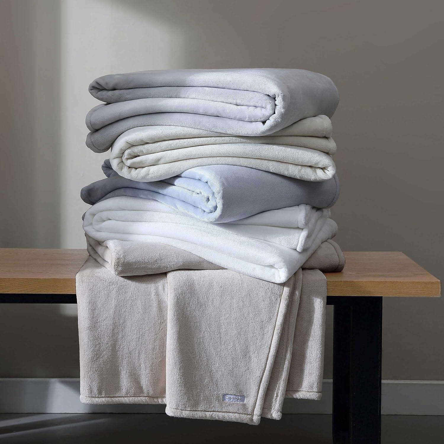 King Light Gray Polyester Fleece Blanket