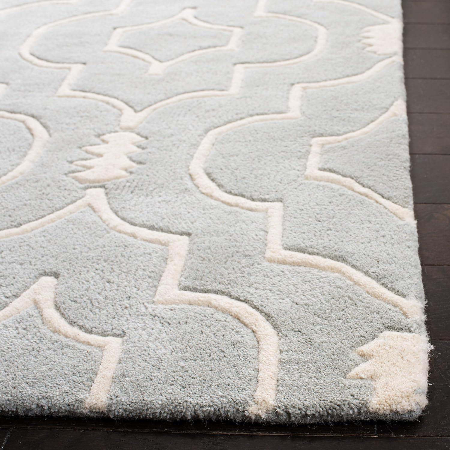 SAFAVIEH Chatham Xanthia Geometric Wool Area Rug, Grey/Ivory, 4' x 6'