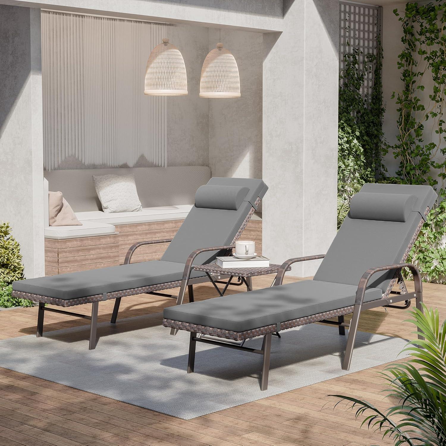 3 Pieces Patio Chaise Lounge Set Outdoor PE Rattan Armrest Lounge Chair Adjustable Backrest Reclining Chair with Folding Table and Cushion for Patio Poolside Backyard Porch Beach(Grey)