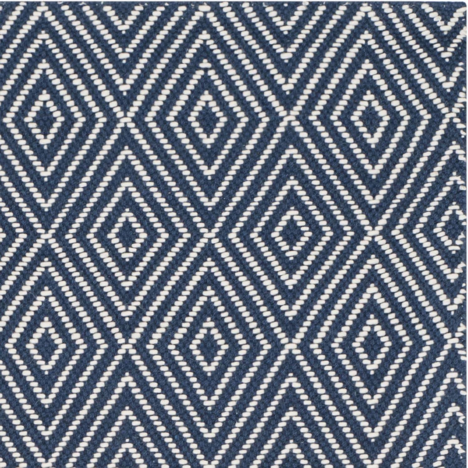 SAFAVIEH Wilton Donella Geometric Diamonds Area Rug, Navy/Ivory, 4' x 6'