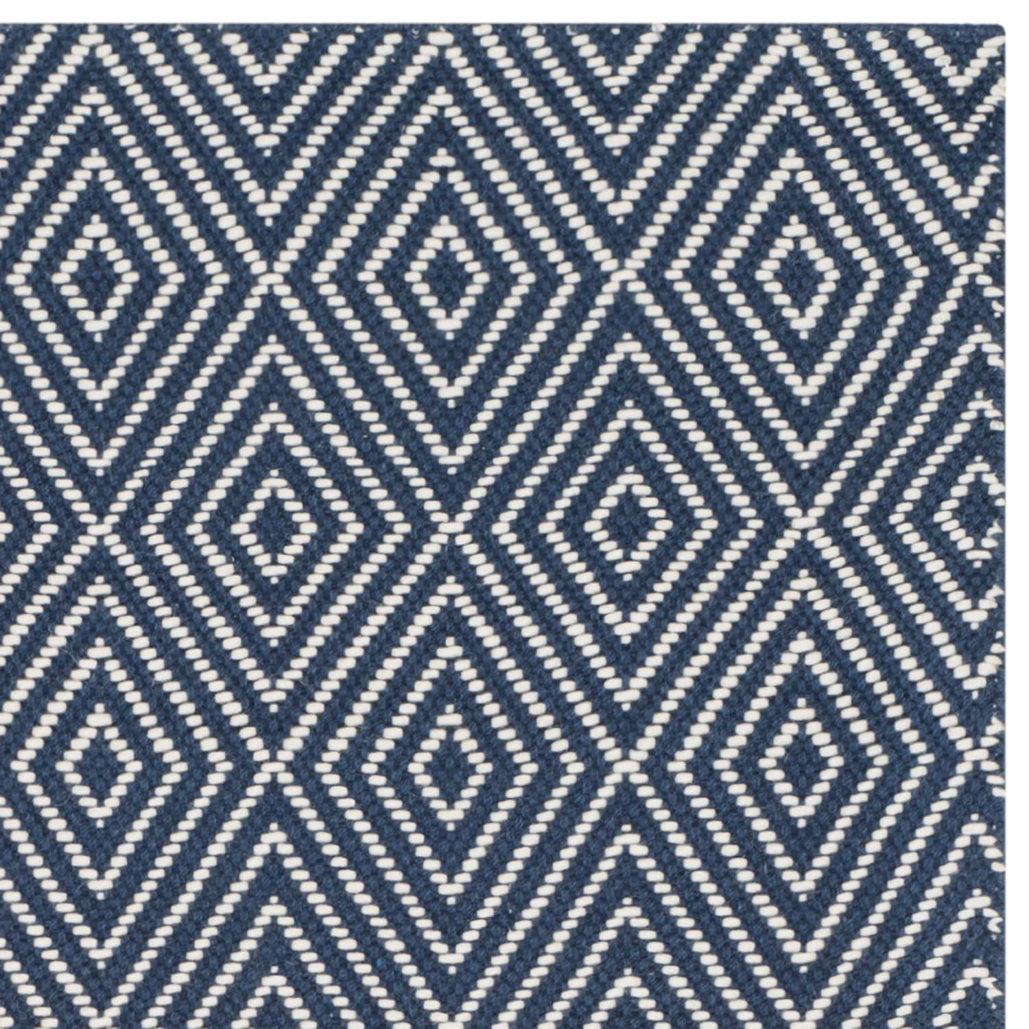 Wilton WIL715 Hand Hooked Indoor Area Rug - Navy/Ivory - 4'x6' - Safavieh
