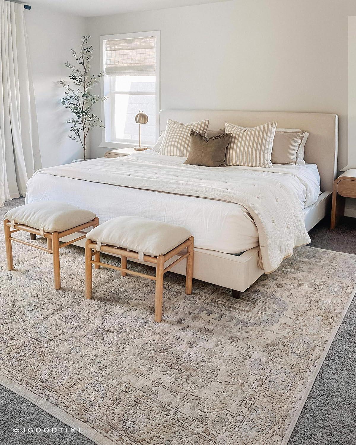 Loloi Teagan Ivory / Sand 2'-8" x 4' Accent Rug