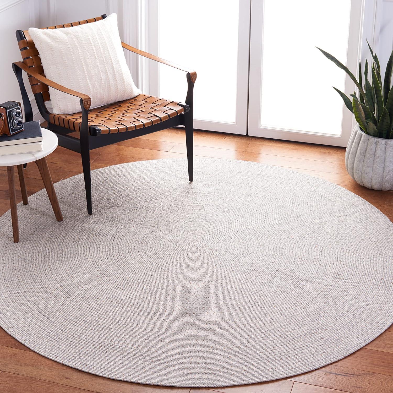 Chic Ivory & Light Grey Handwoven Braided Round Rug - 3'