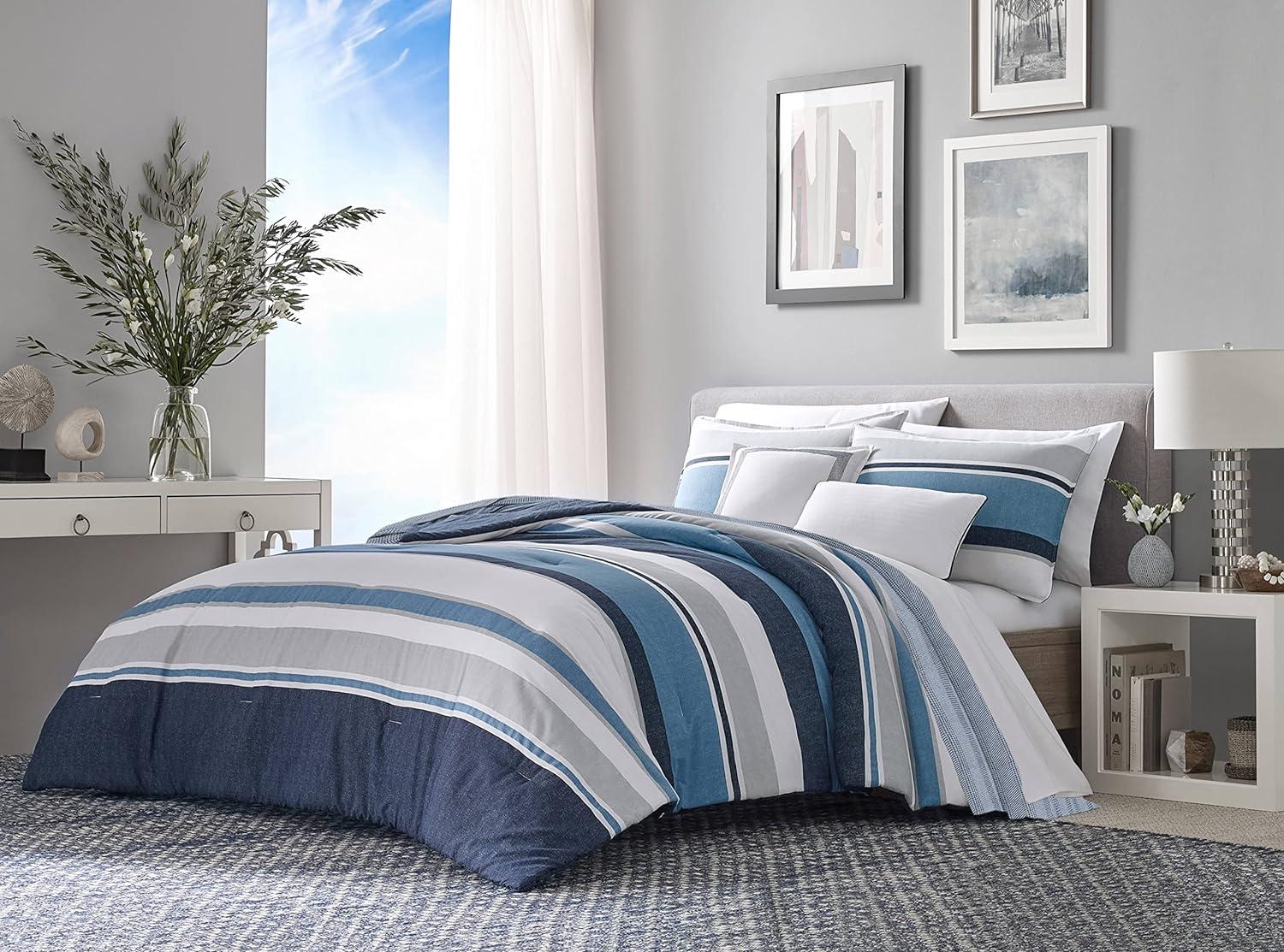 Navy and White Chevron Stripe Cotton Twin Blanket