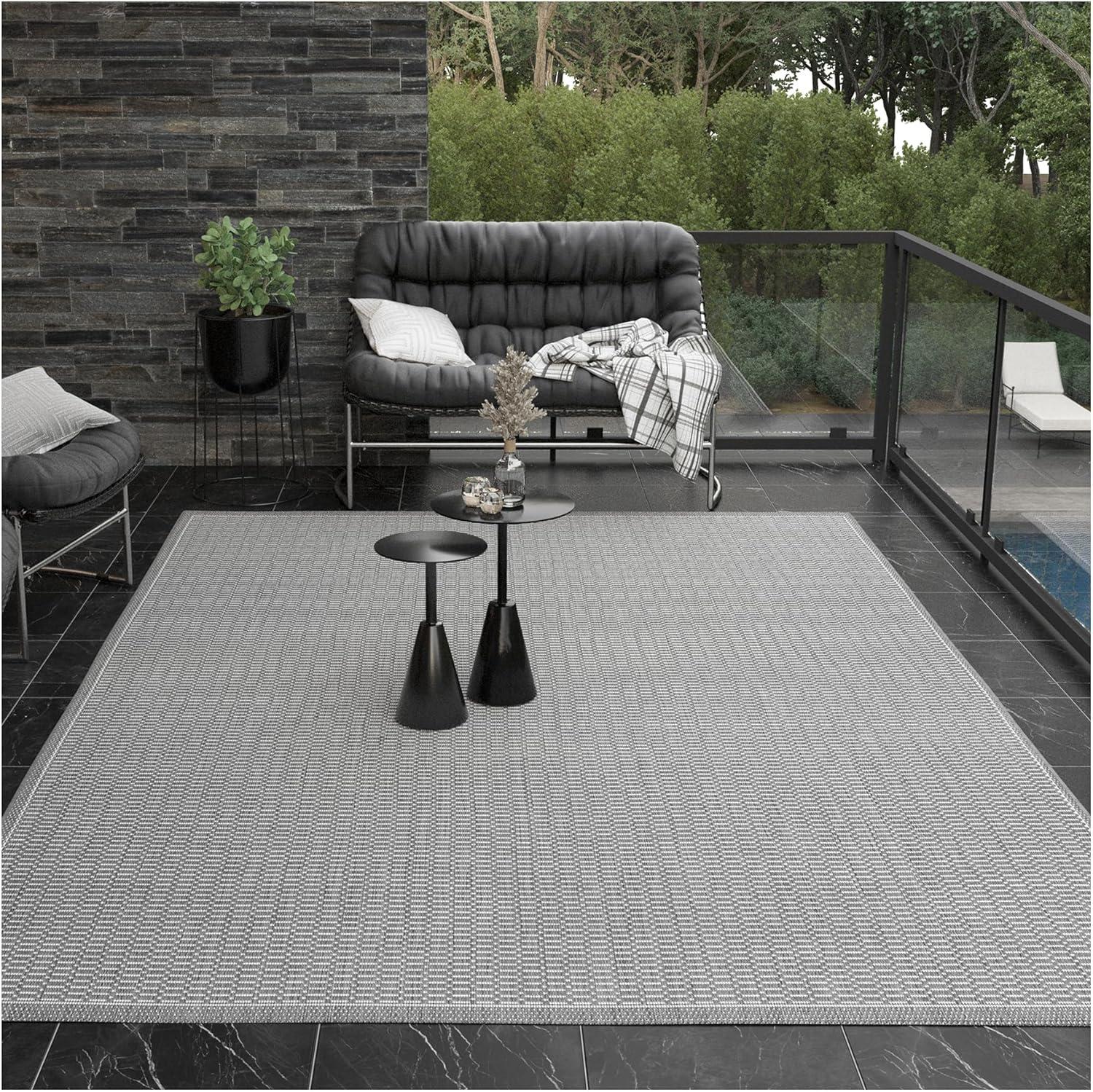 Couristan Recife Saddle Stitch Indoor /Outdoor Area Rug, Grey- White, 2'3" x 11'9" Runner