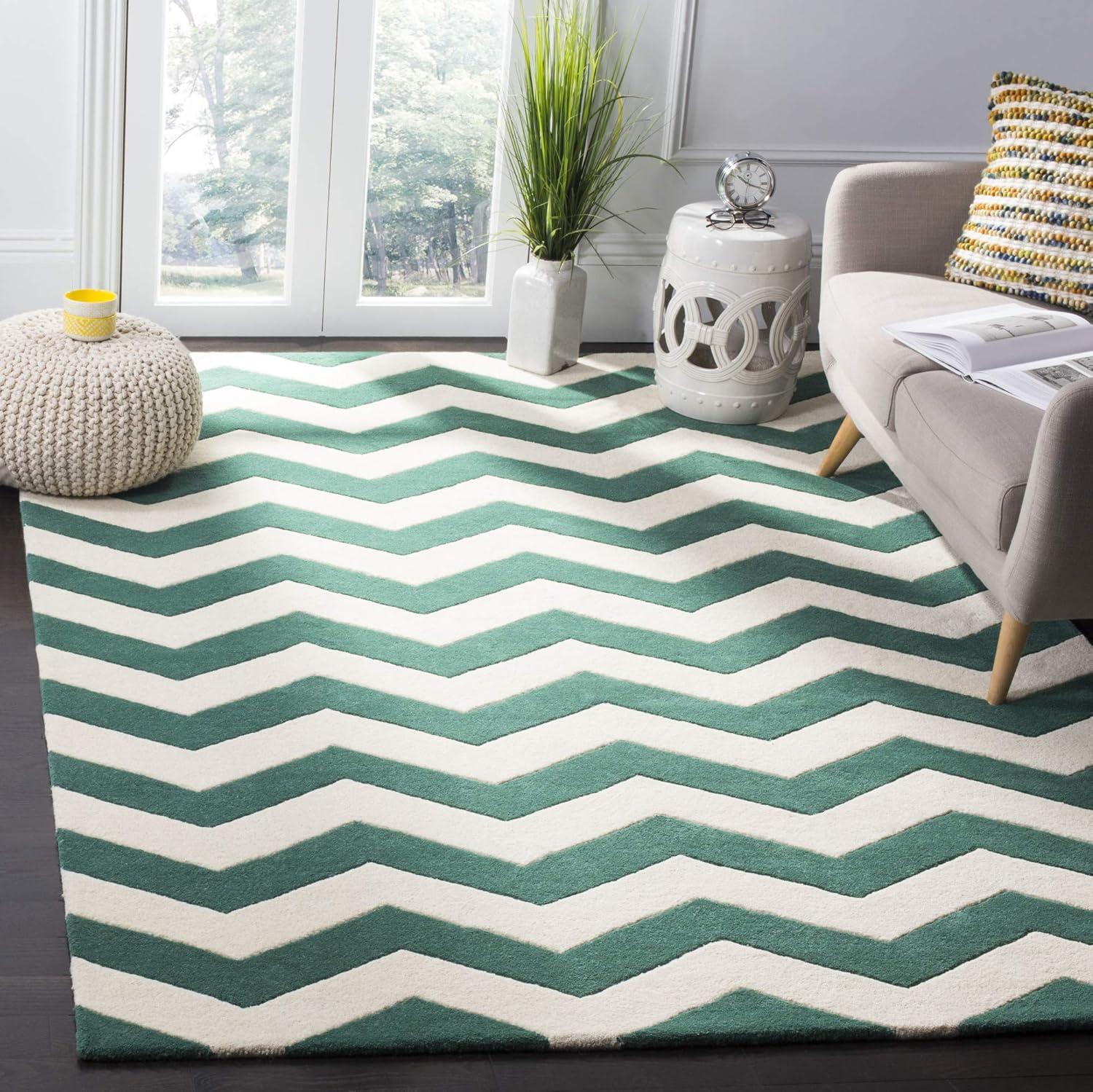 Handmade Gray Chevron Wool 6' x 9' Area Rug