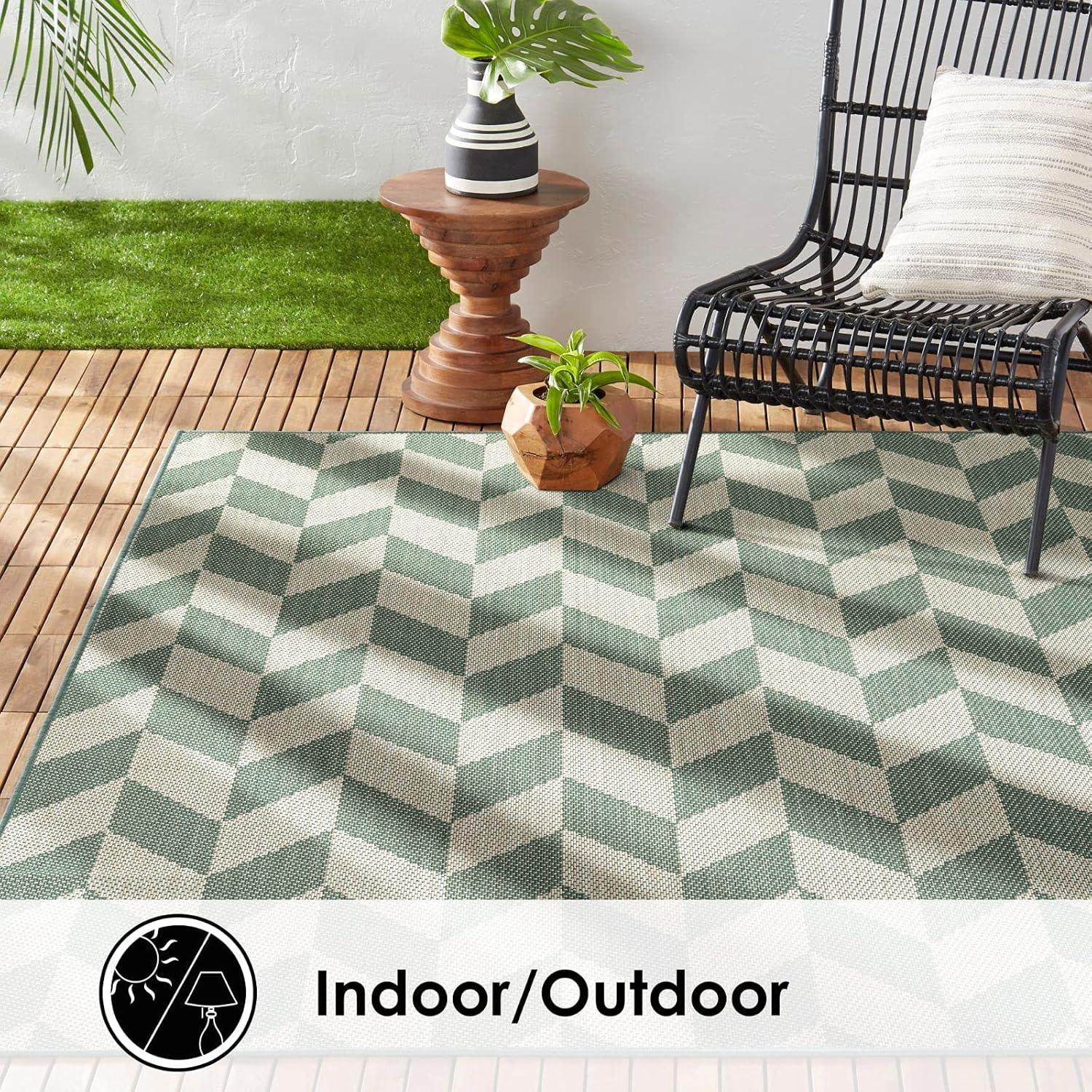 NICOLE MILLER NEW YORK Patio Country Calla Herringbone Indoor/Outdoor Area Rug, Beige/Green