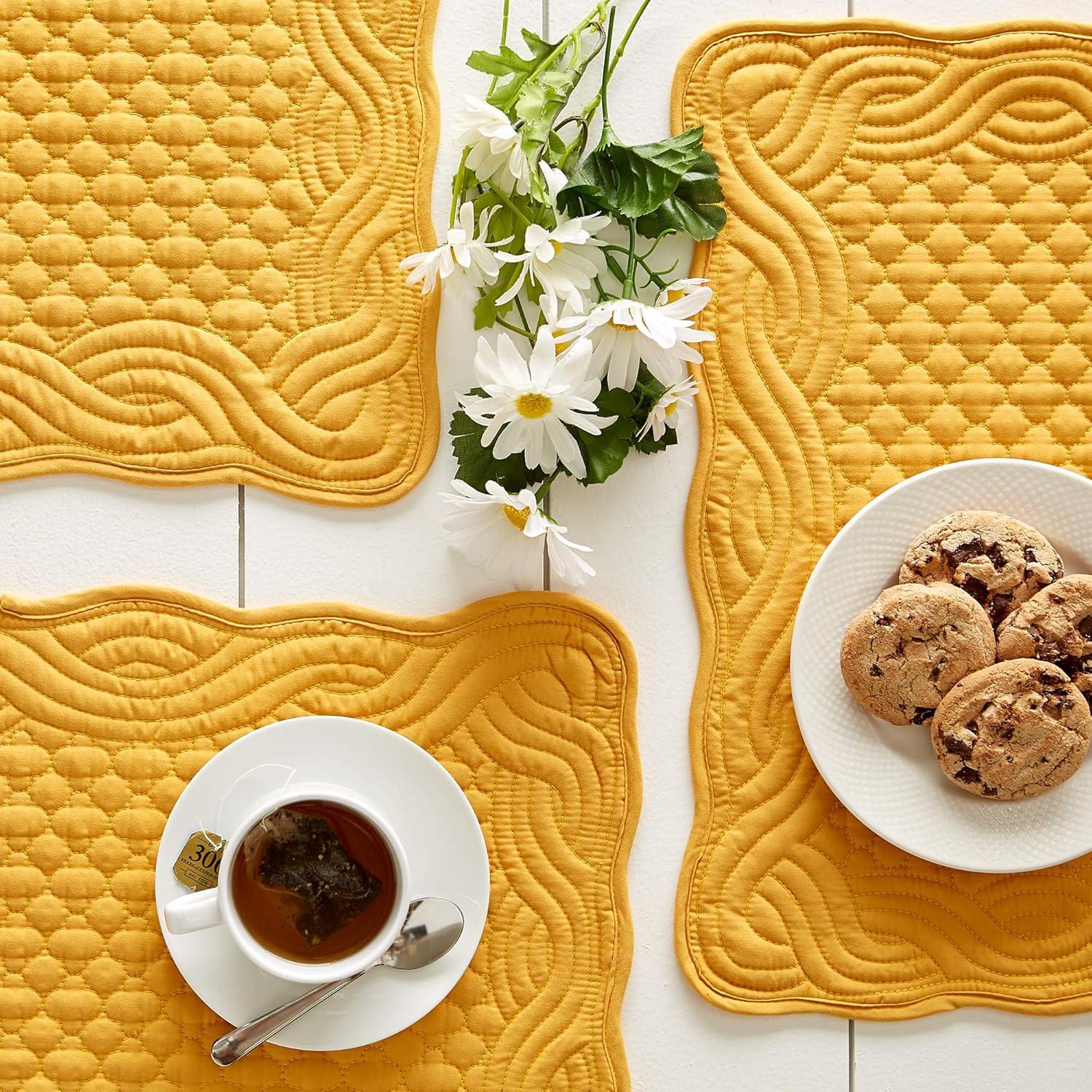 Honey Gold Quilted Farmhouse Placemat (Set of 6)