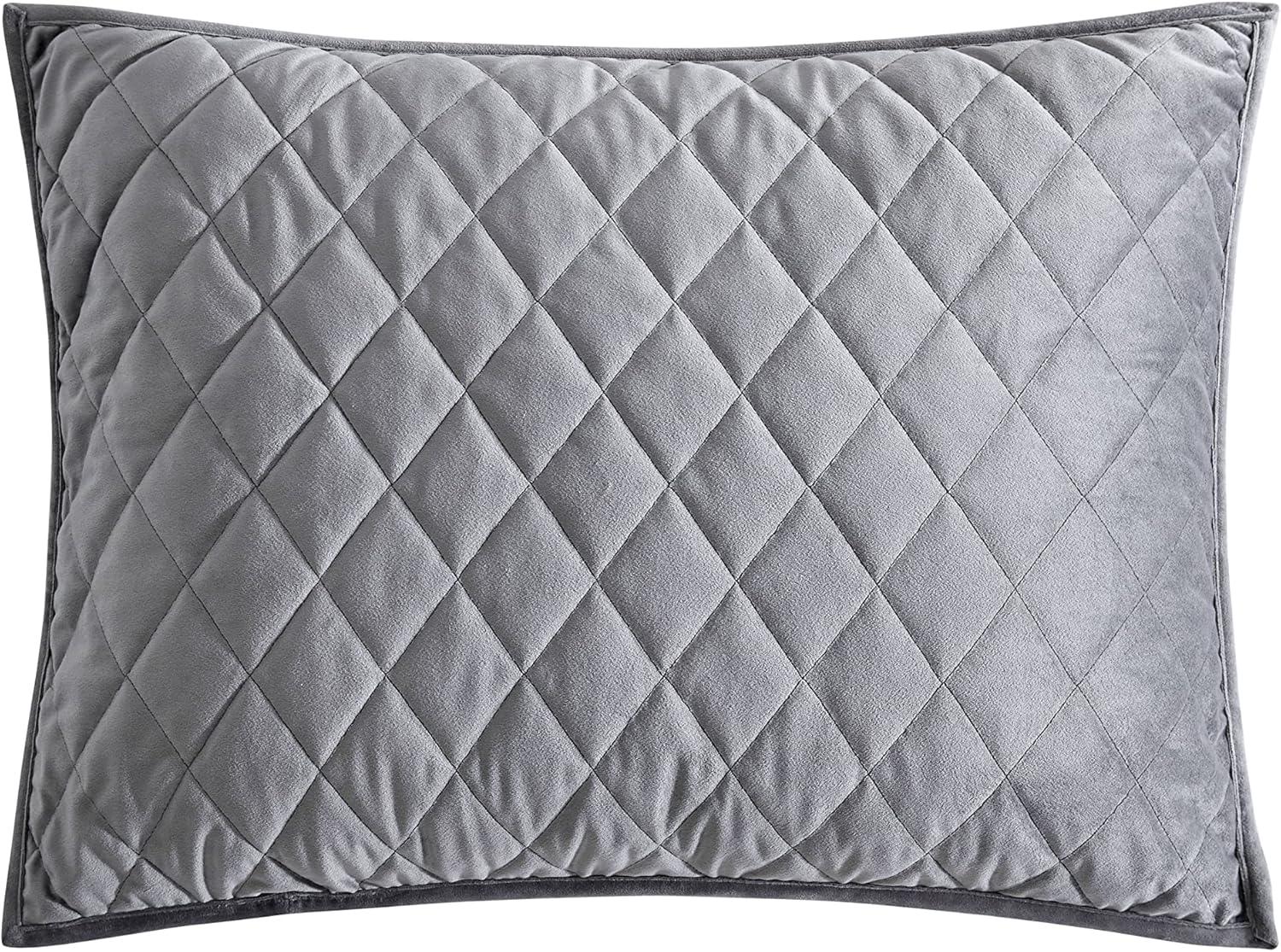 Vera Wang Vera Wang Diamond Velvet Quilt Set