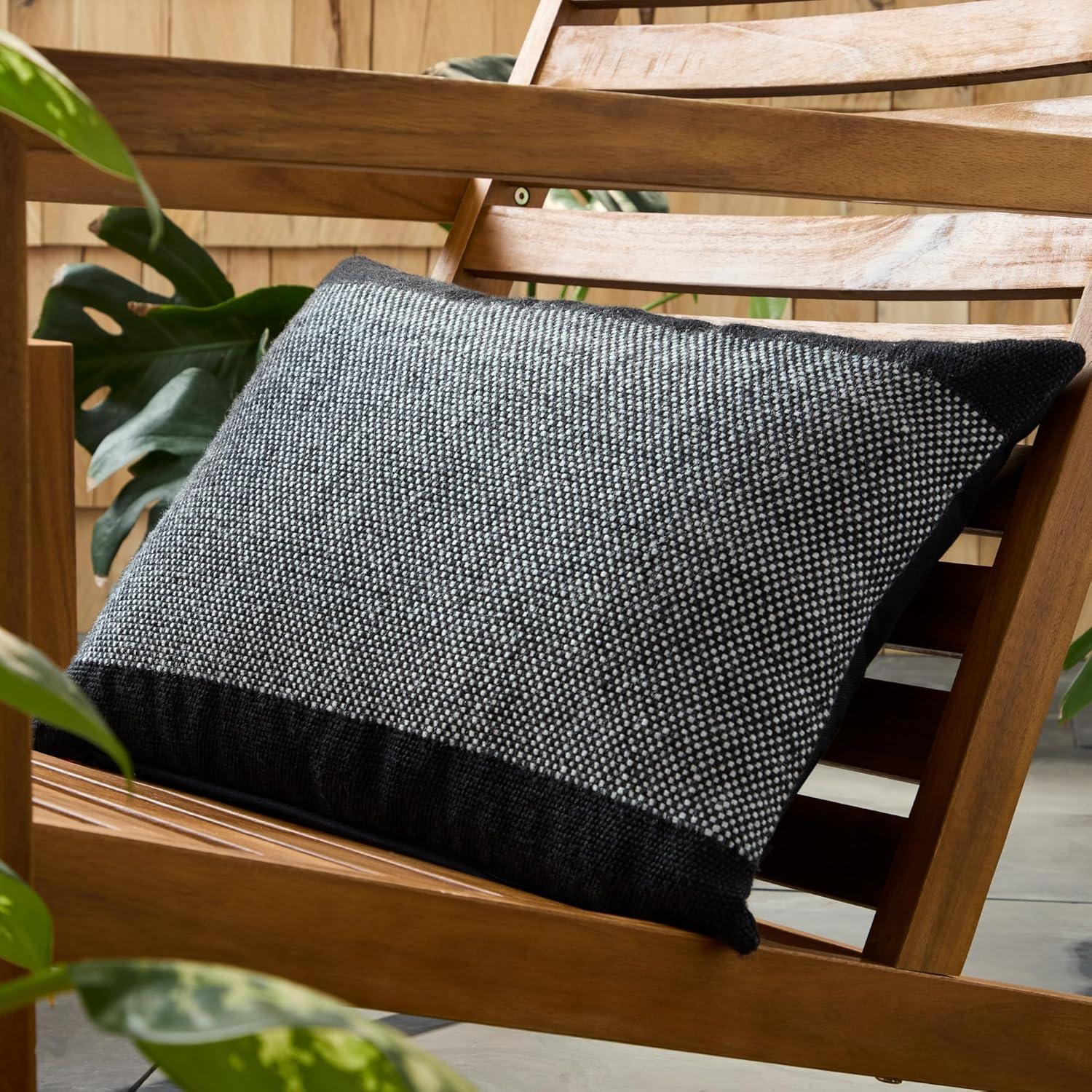 TOWN & COUNTRY TERRA Alara Solid Border Indoor Outdoor Decorative Pillow 20"x20"